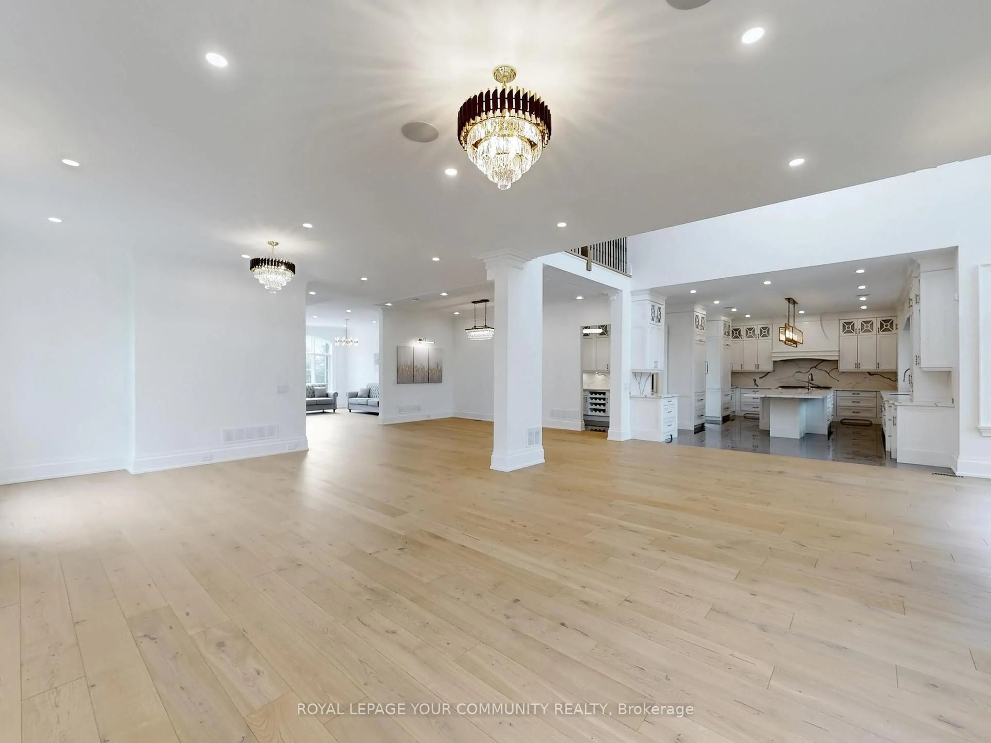Indoor foyer for 1257 Lakeshore Rd, Oakville Ontario L6L 1E7