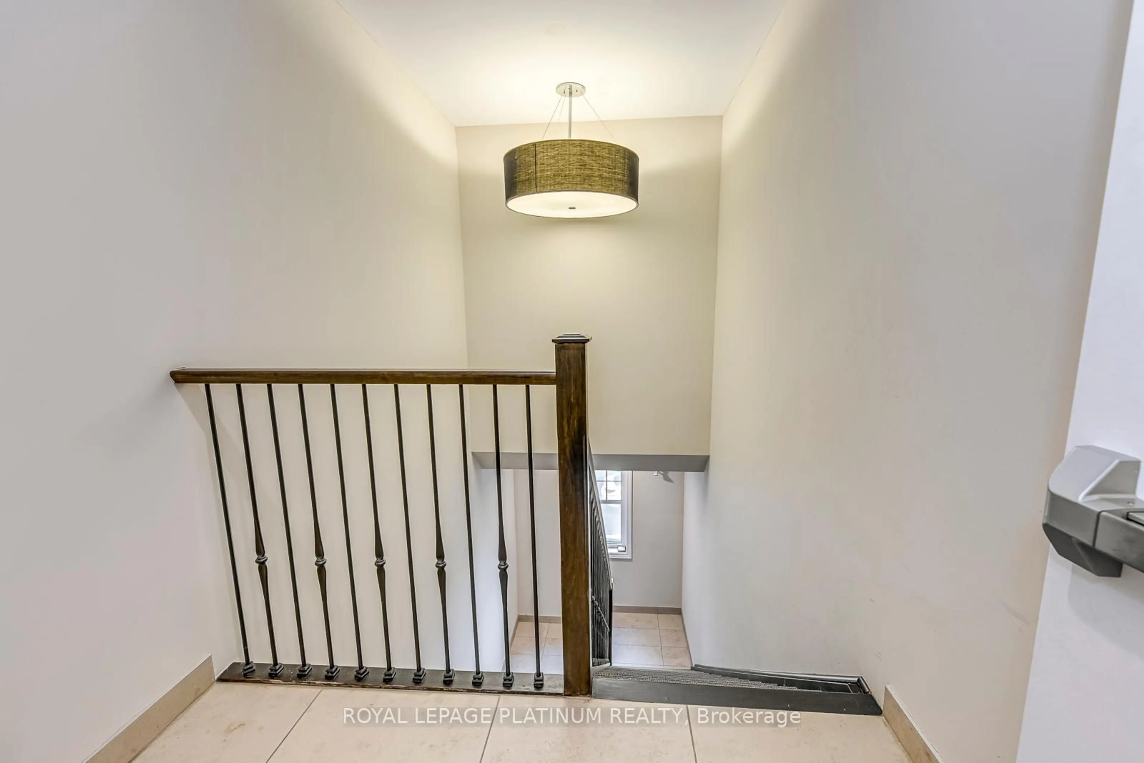 Unknown for 2339 Sawgrass Dr #309, Oakville Ontario L6H 6M8