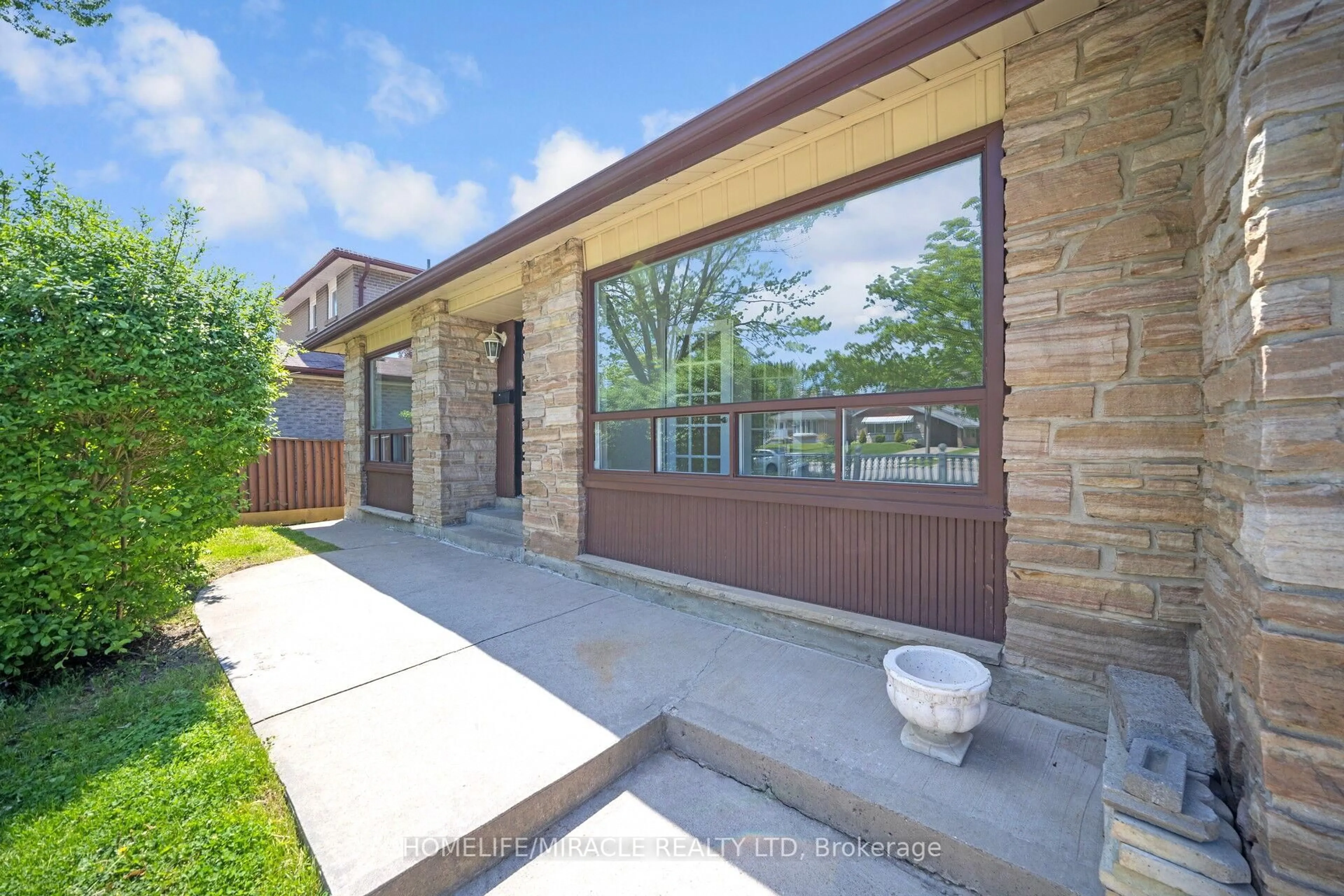 Unknown for 106 Silverstone Dr, Toronto Ontario M9V 3G7