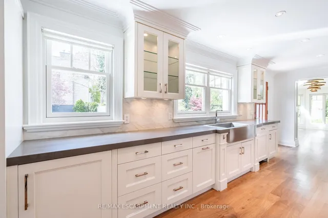 Additional property image - 3045 Lakeshore Rd