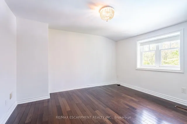 Additional property image - 3045 Lakeshore Rd