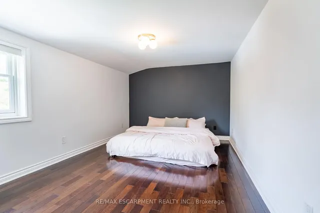 Additional property image - 3045 Lakeshore Rd