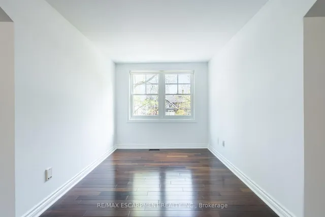 Additional property image - 3045 Lakeshore Rd