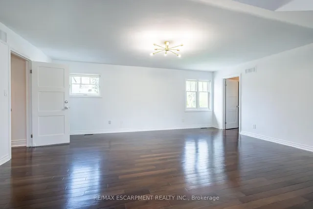 Additional property image - 3045 Lakeshore Rd