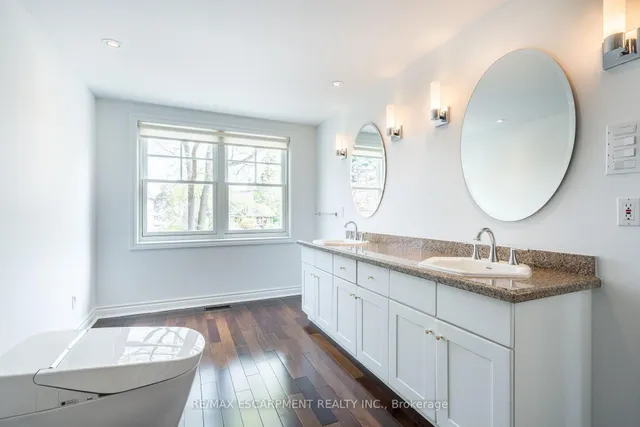 Additional property image - 3045 Lakeshore Rd