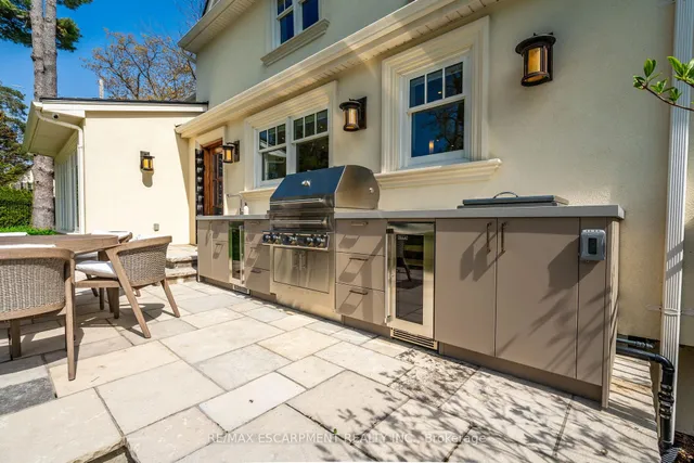 Additional property image - 3045 Lakeshore Rd