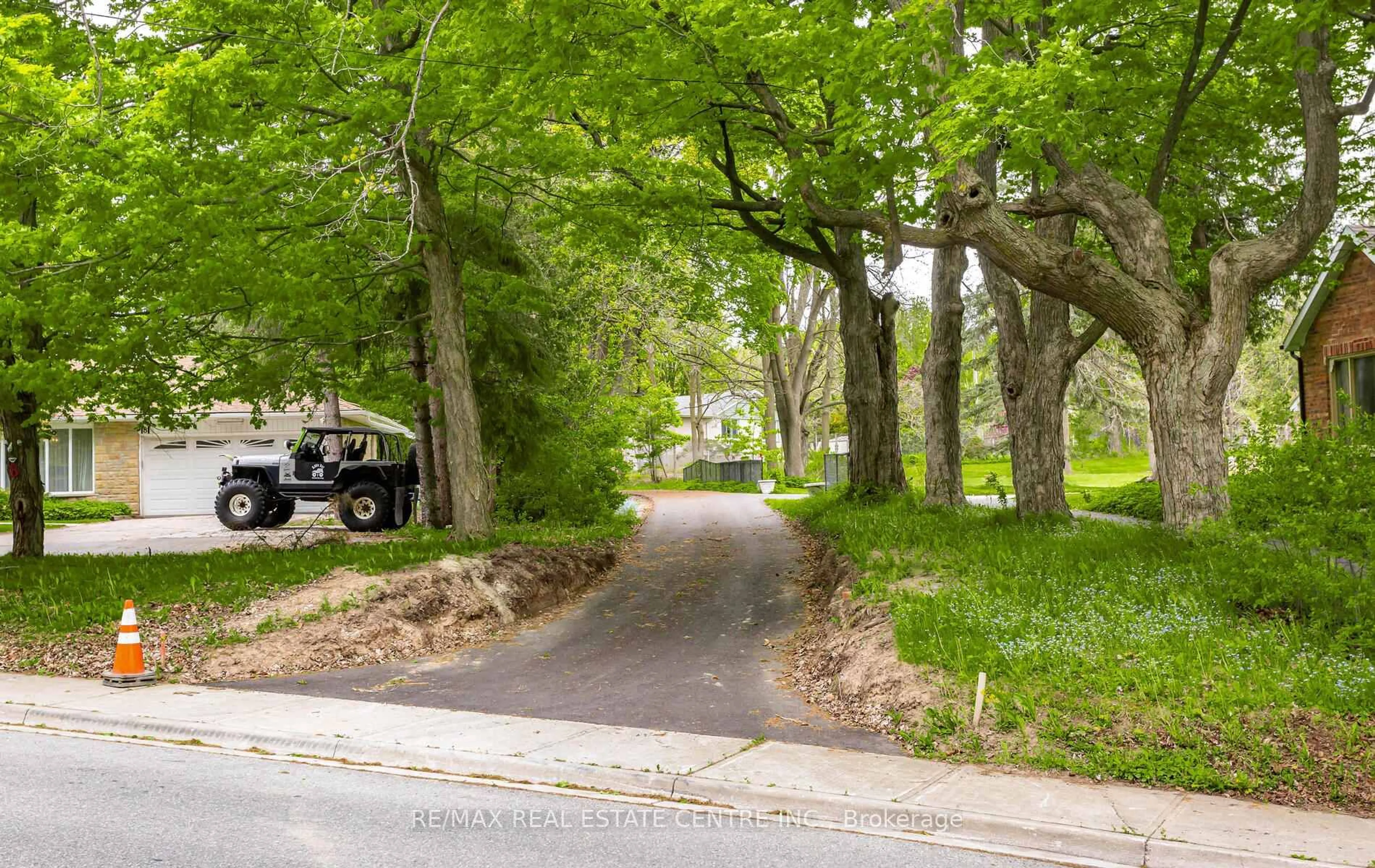 Unknown for 6 Stewarttown Rd, Halton Hills Ontario L7G 4S5