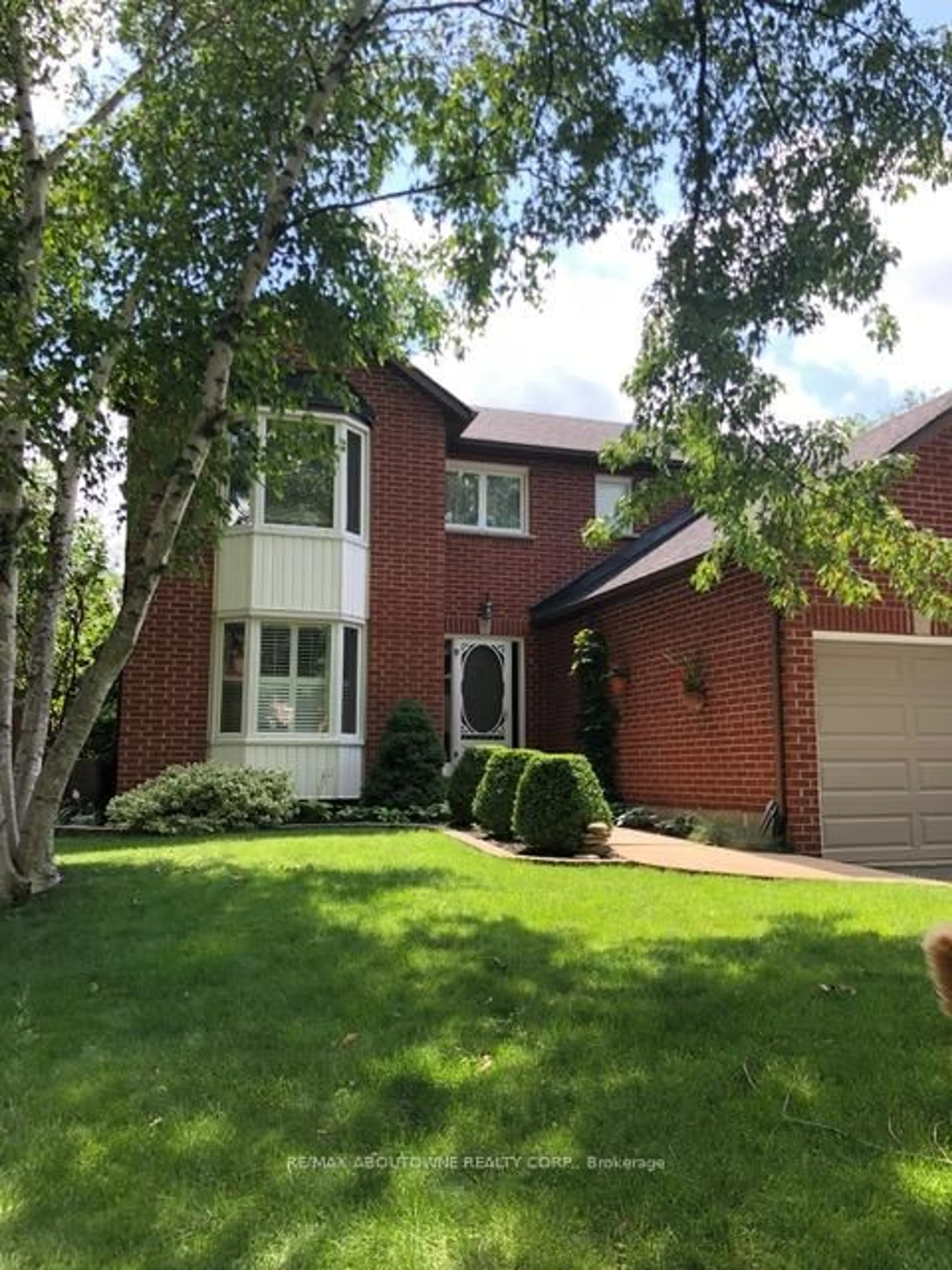 Home with brick exterior material, street for 2084 Markle Dr, Oakville Ontario L6H 3T3