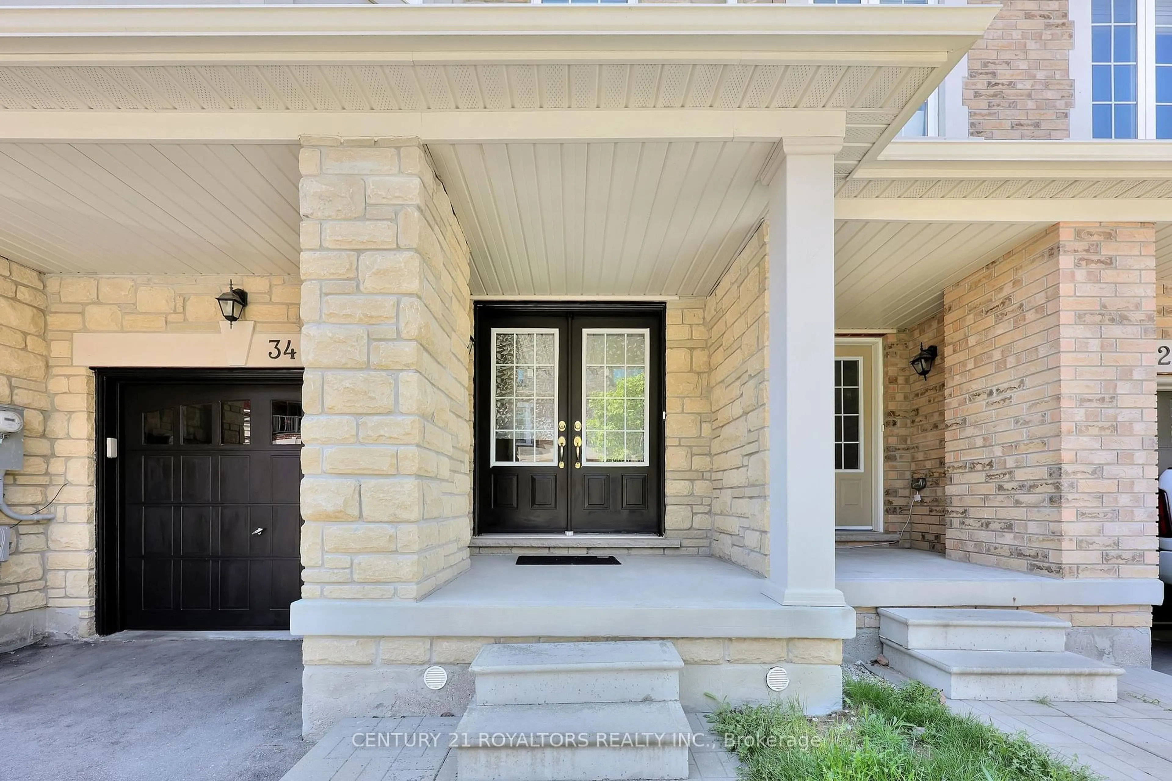 Indoor entryway for 34 Miami Grve, Brampton Ontario L6Z 0H7