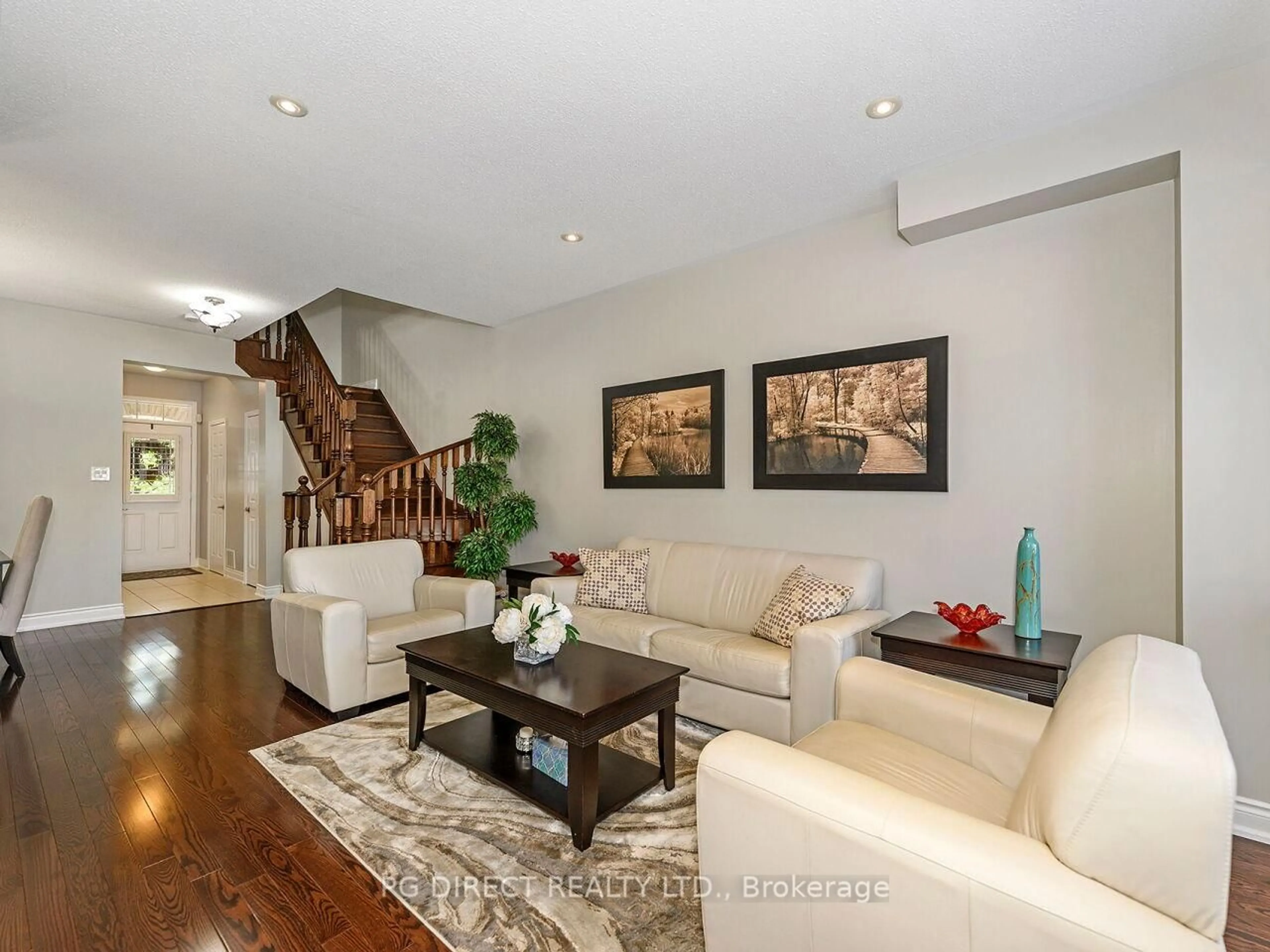 Living room with furniture, unknown for 4142 Judson Common, Burlington Ontario L7M 0G4