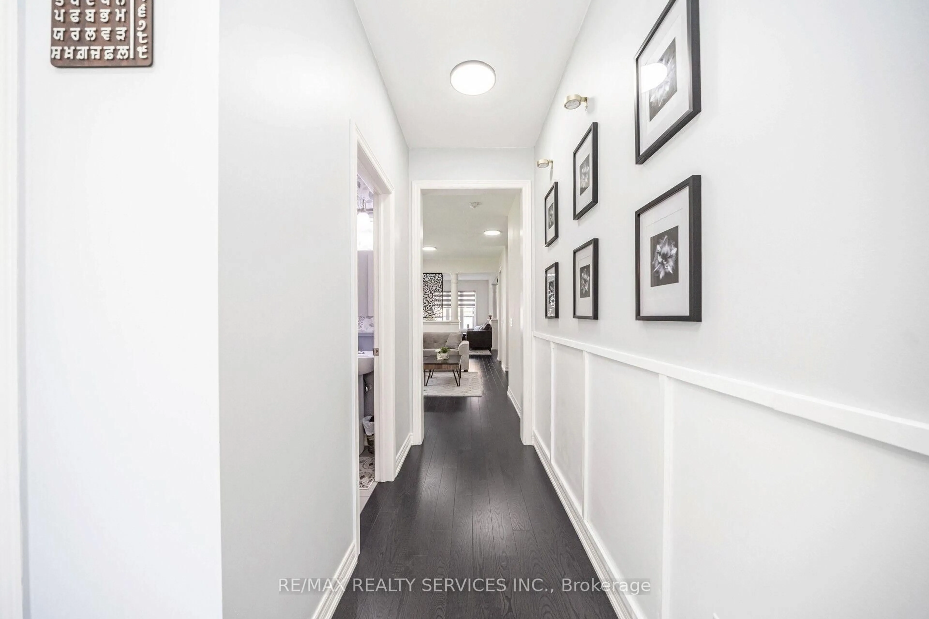 Indoor entryway for 26 Fresnel Rd, Brampton Ontario L7A 4Z3