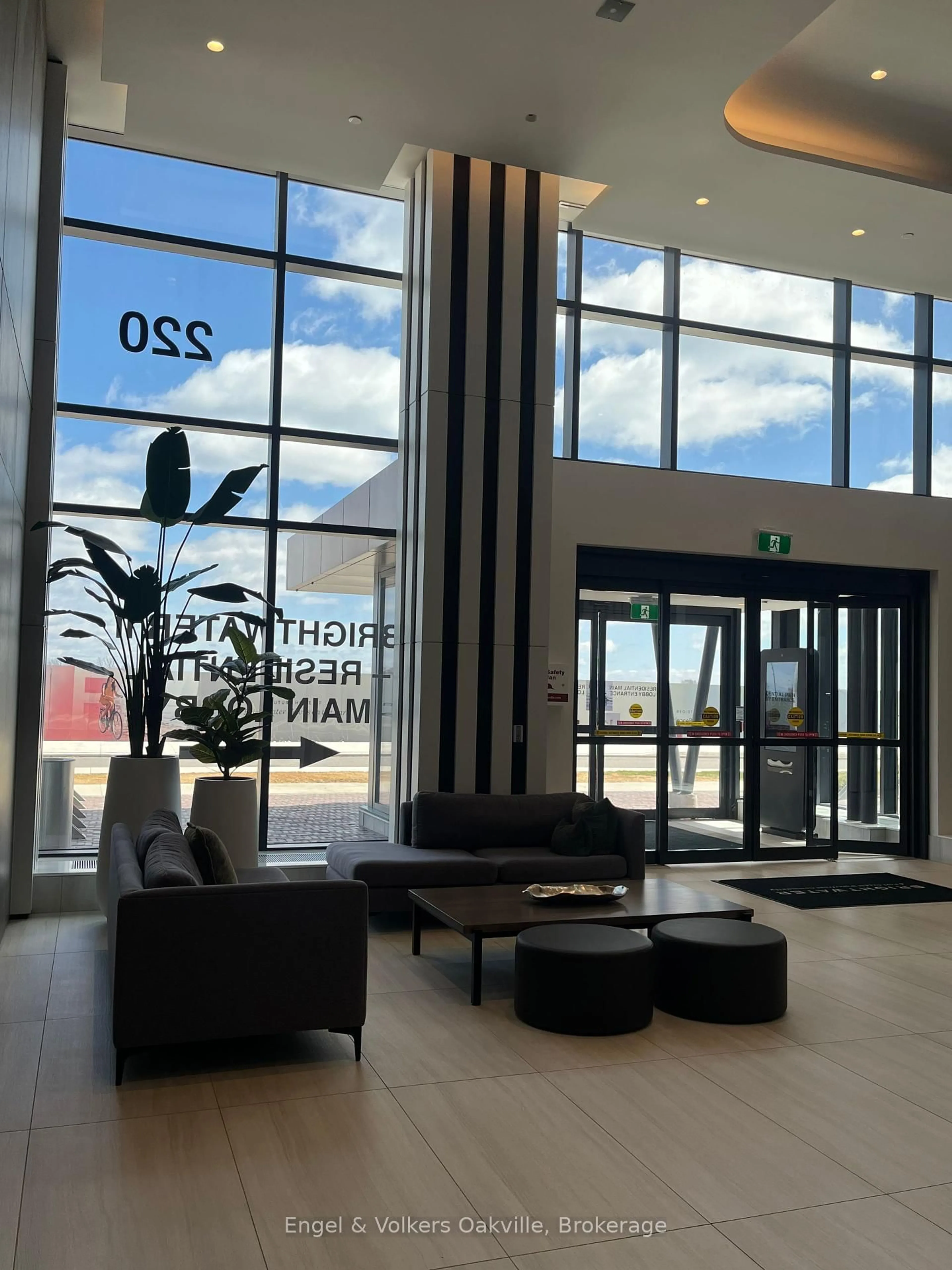 Lobby for 220 Missinnihe Way #601, Mississauga Ontario L5H 0A9