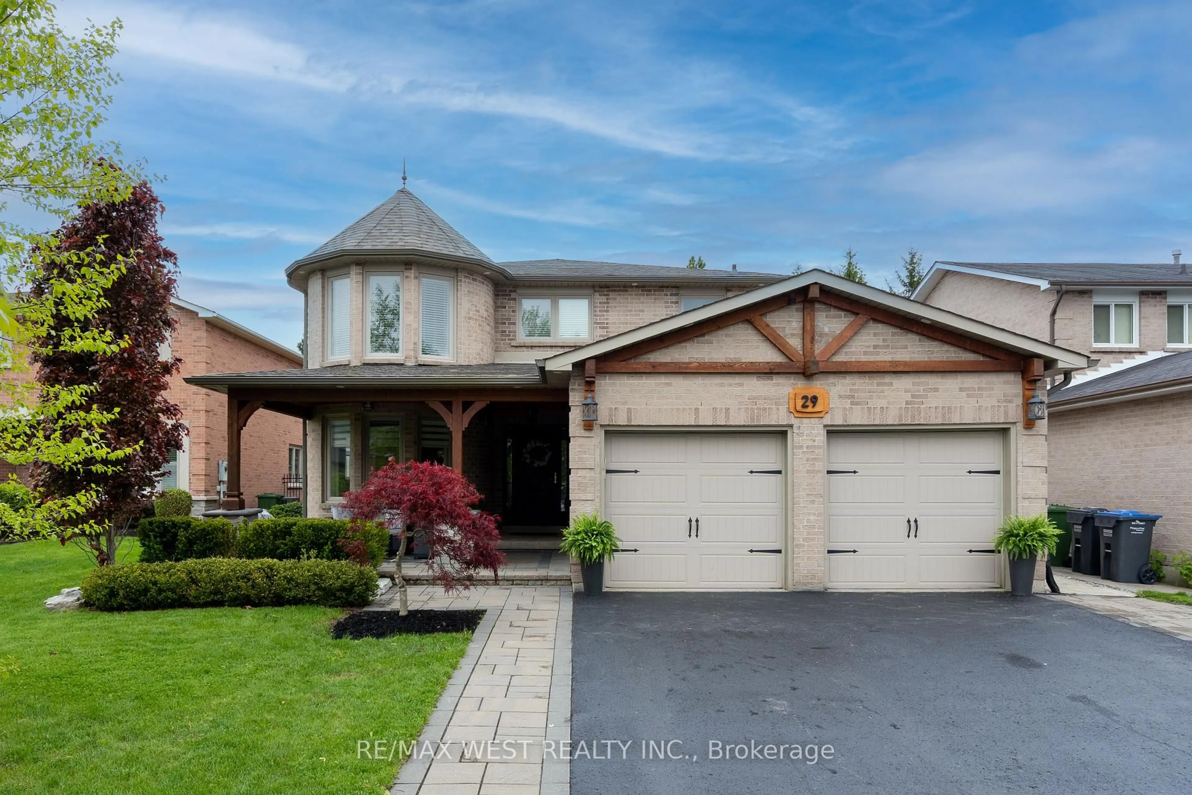 Home with brick exterior material, street for 29 Sir Lancelot Crt, Caledon Ontario L7E 1N3