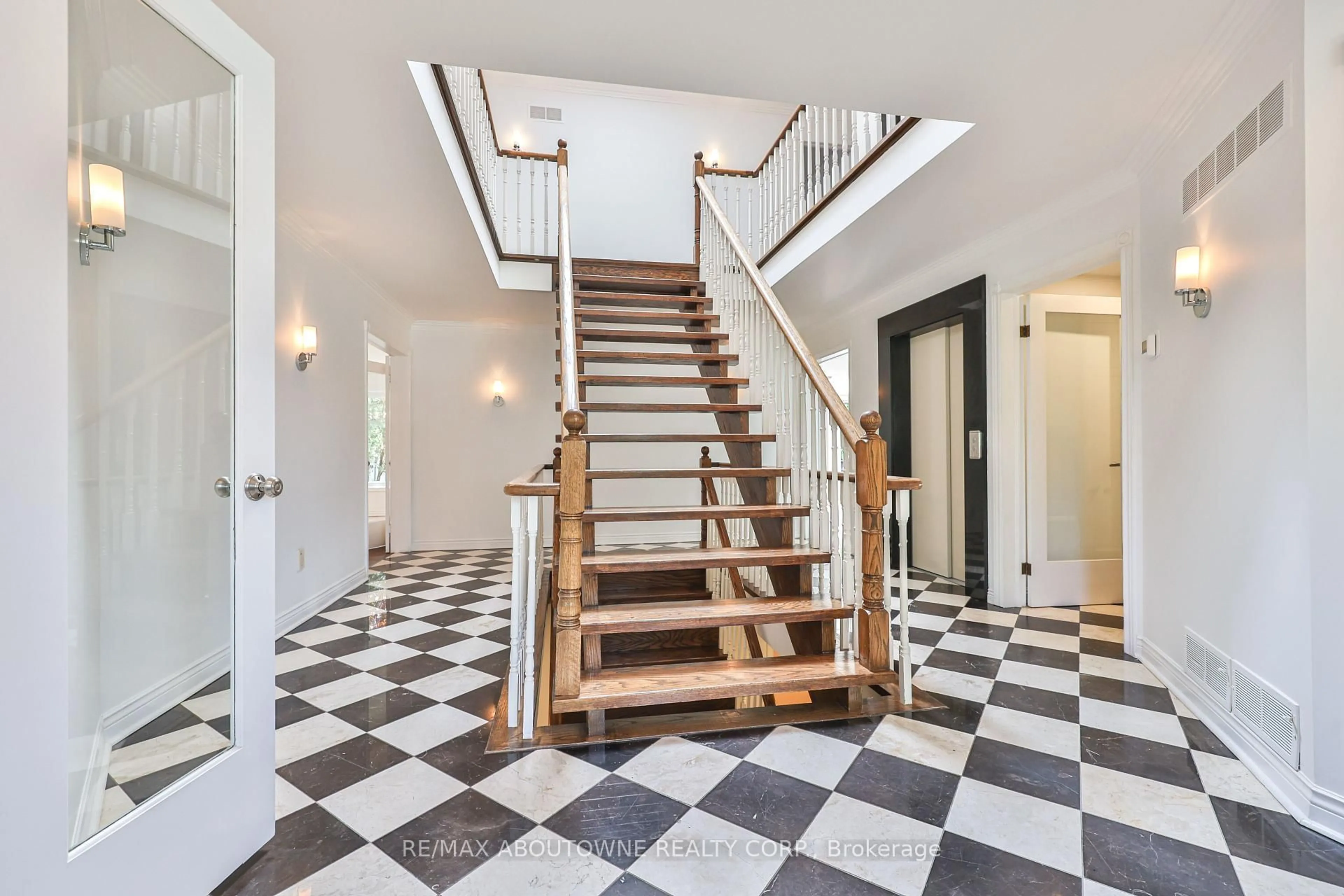 Unknown for 108 Whittington Pl, Oakville Ontario L6K 3V9