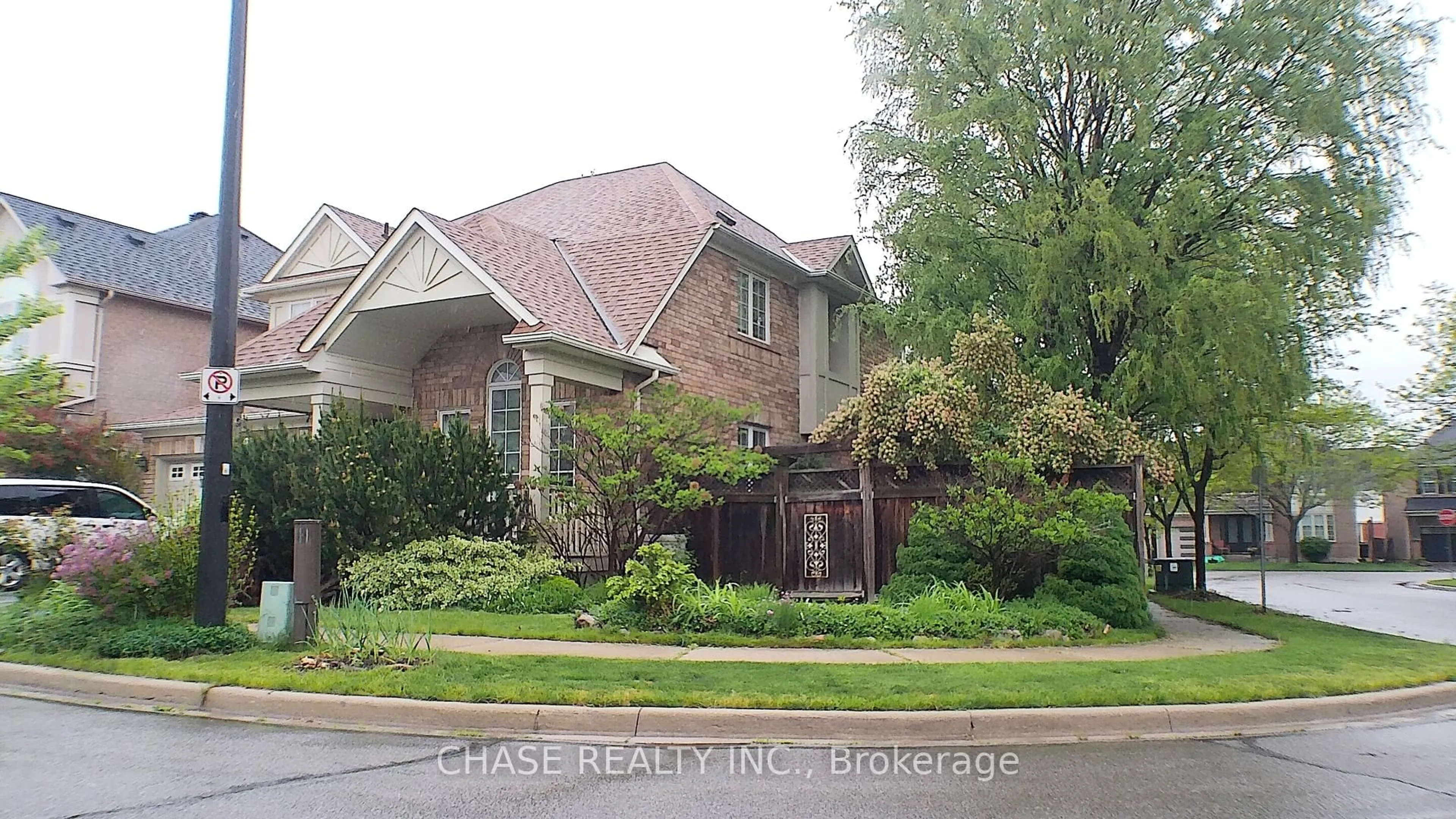 Home with brick exterior material, street for 926 Stearn Pl, Milton Ontario L9T 6N3