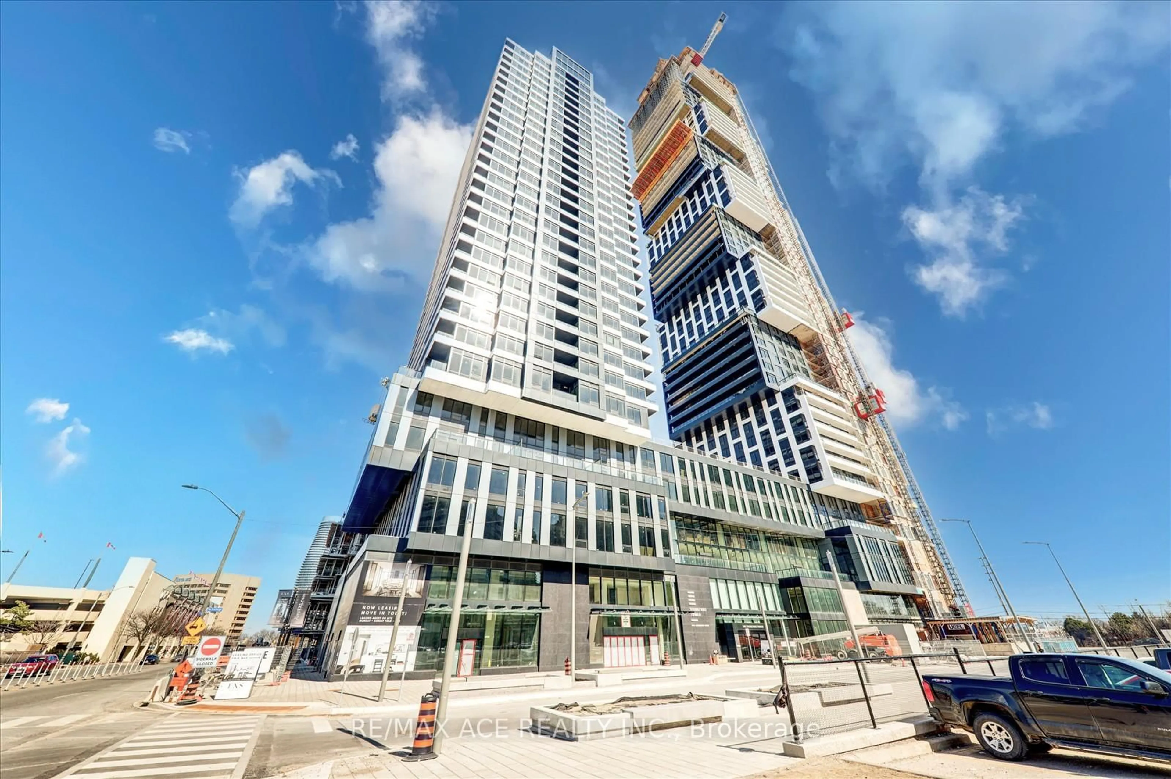 Indoor foyer for 4023 The Exchange N/A #1508, Mississauga Ontario L5B 0N4