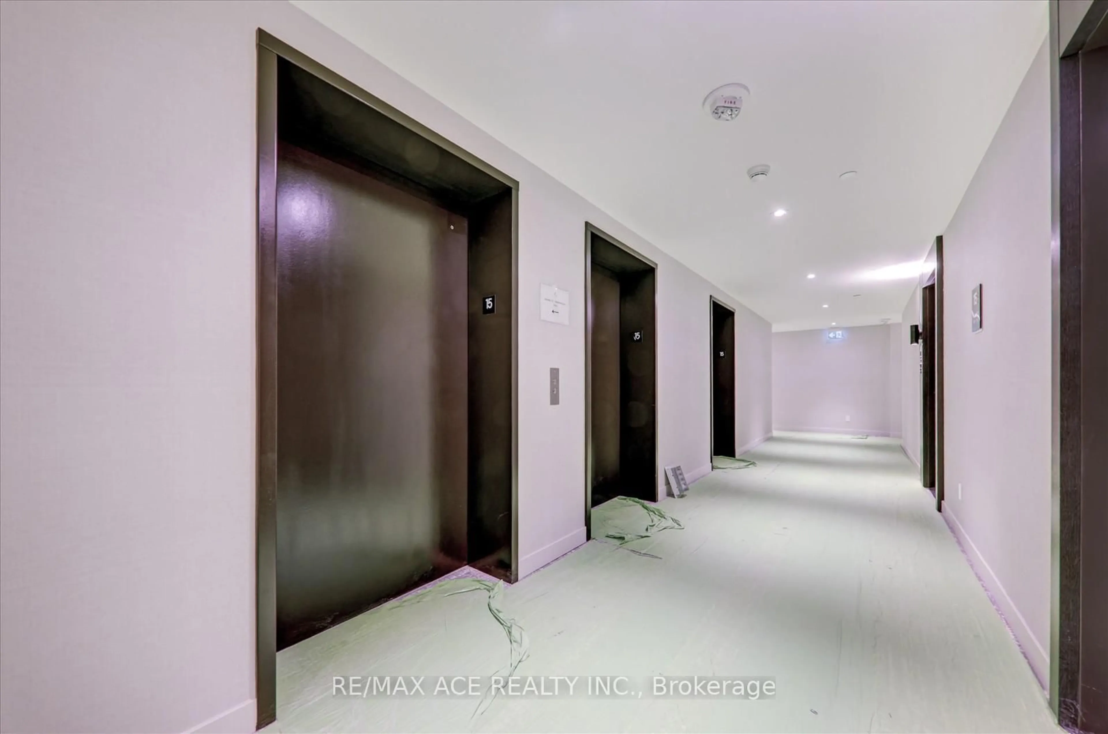 Indoor foyer for 4023 The Exchange N/A #1508, Mississauga Ontario L5B 0N4