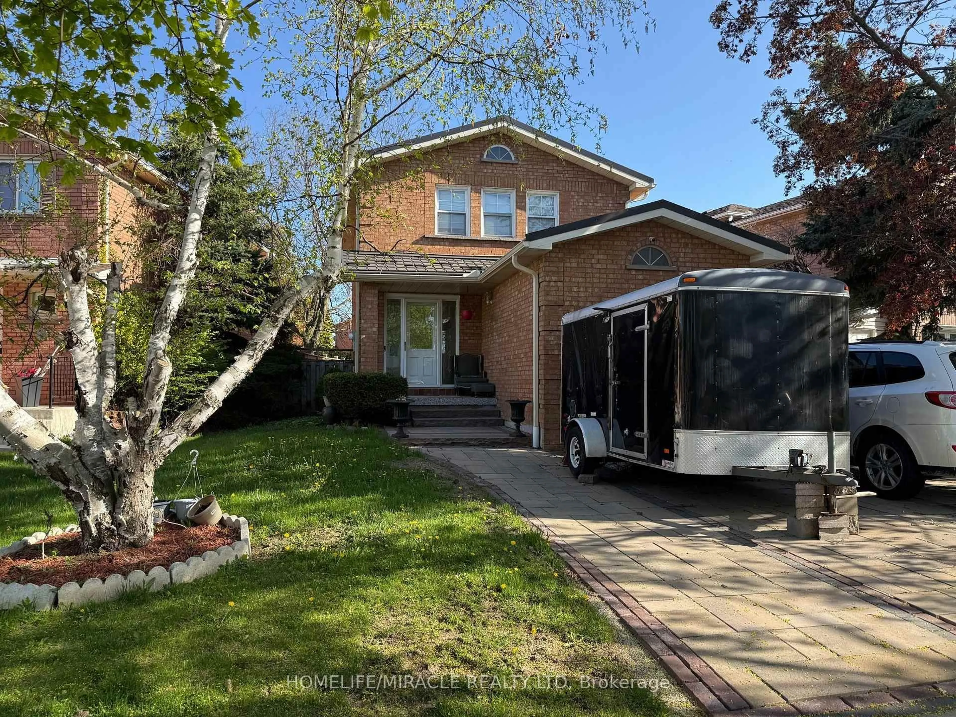 Home with brick exterior material, street for 9 Tralee St, Brampton Ontario L6Z 2X4