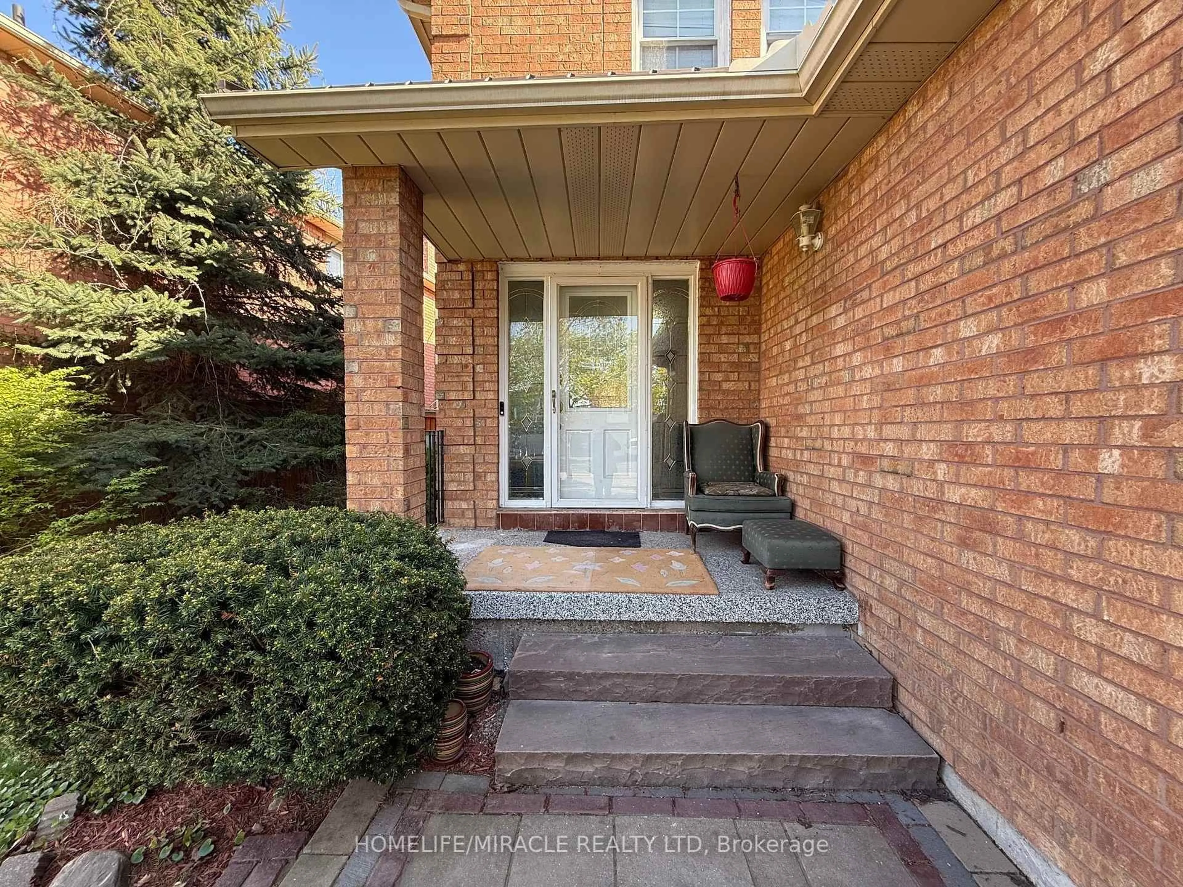 Indoor entryway for 9 Tralee St, Brampton Ontario L6Z 2X4