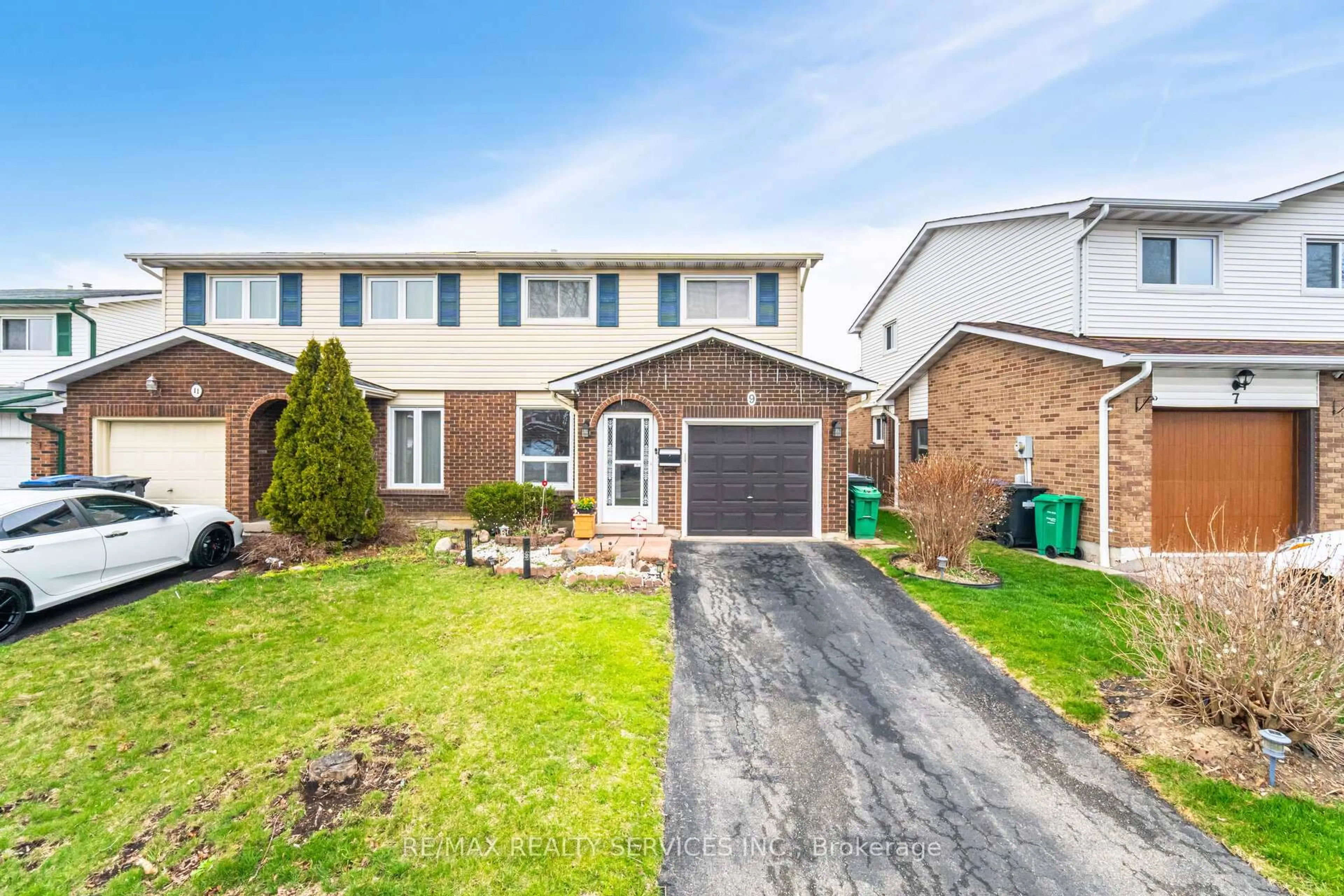 Unknown for 9 Pluto Dr, Brampton Ontario L6V 3V2