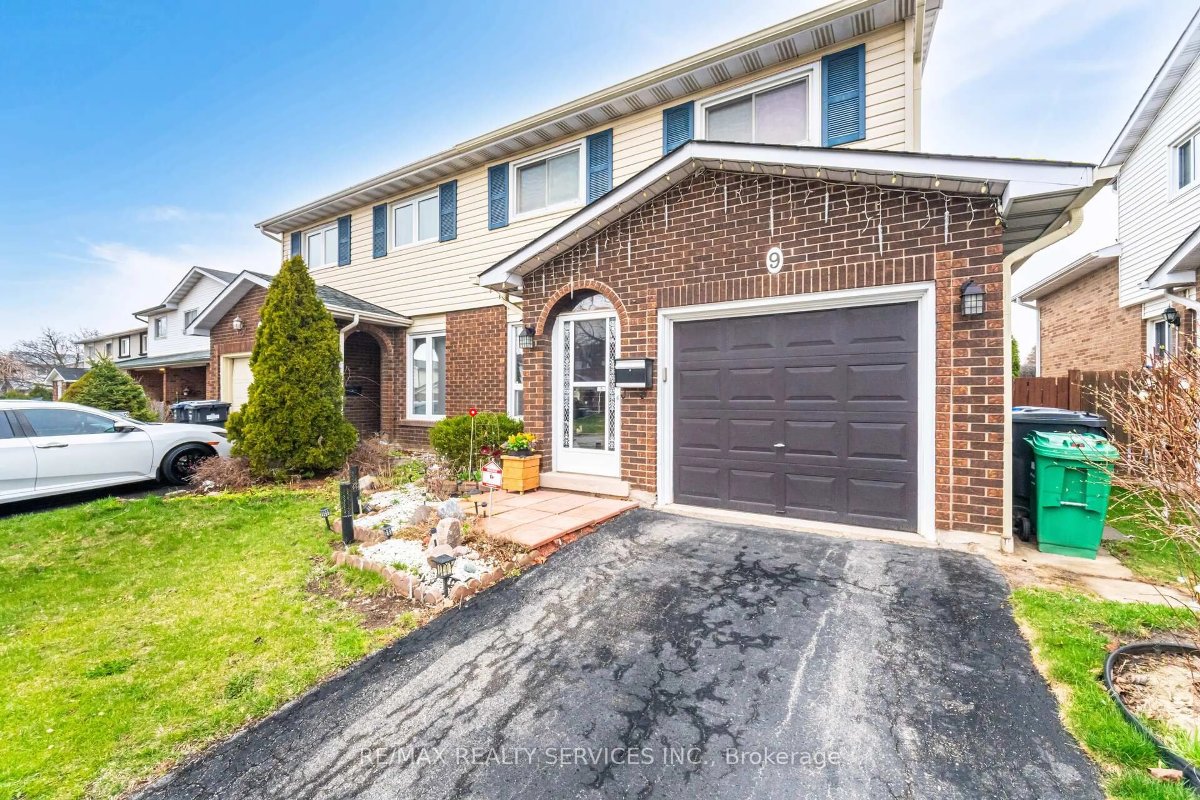 Home with brick exterior material, street for 9 Pluto Dr, Brampton Ontario L6V 3V2