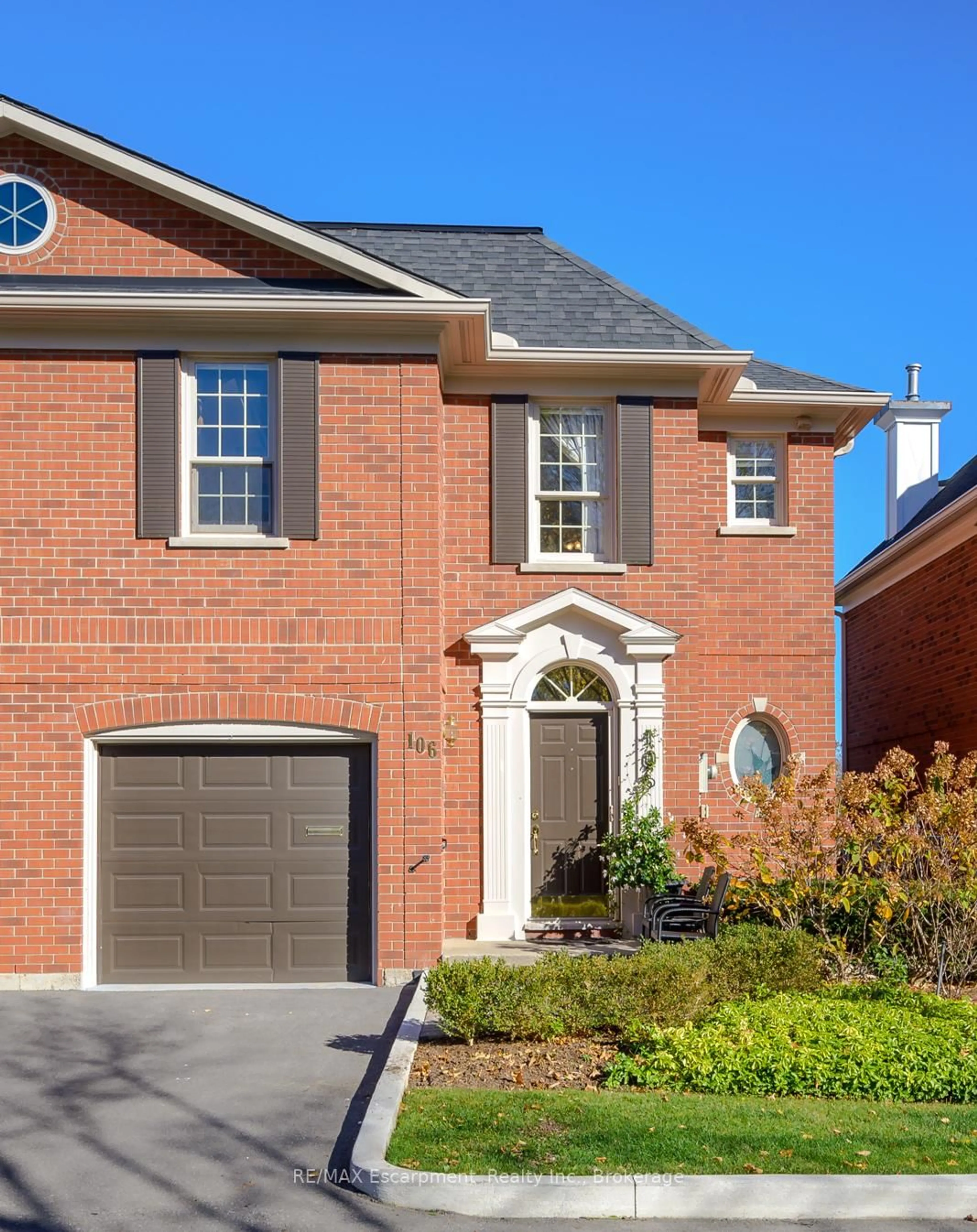 Home with brick exterior material, street for 106 Fairwood Pl, Burlington Ontario L7T 4B6