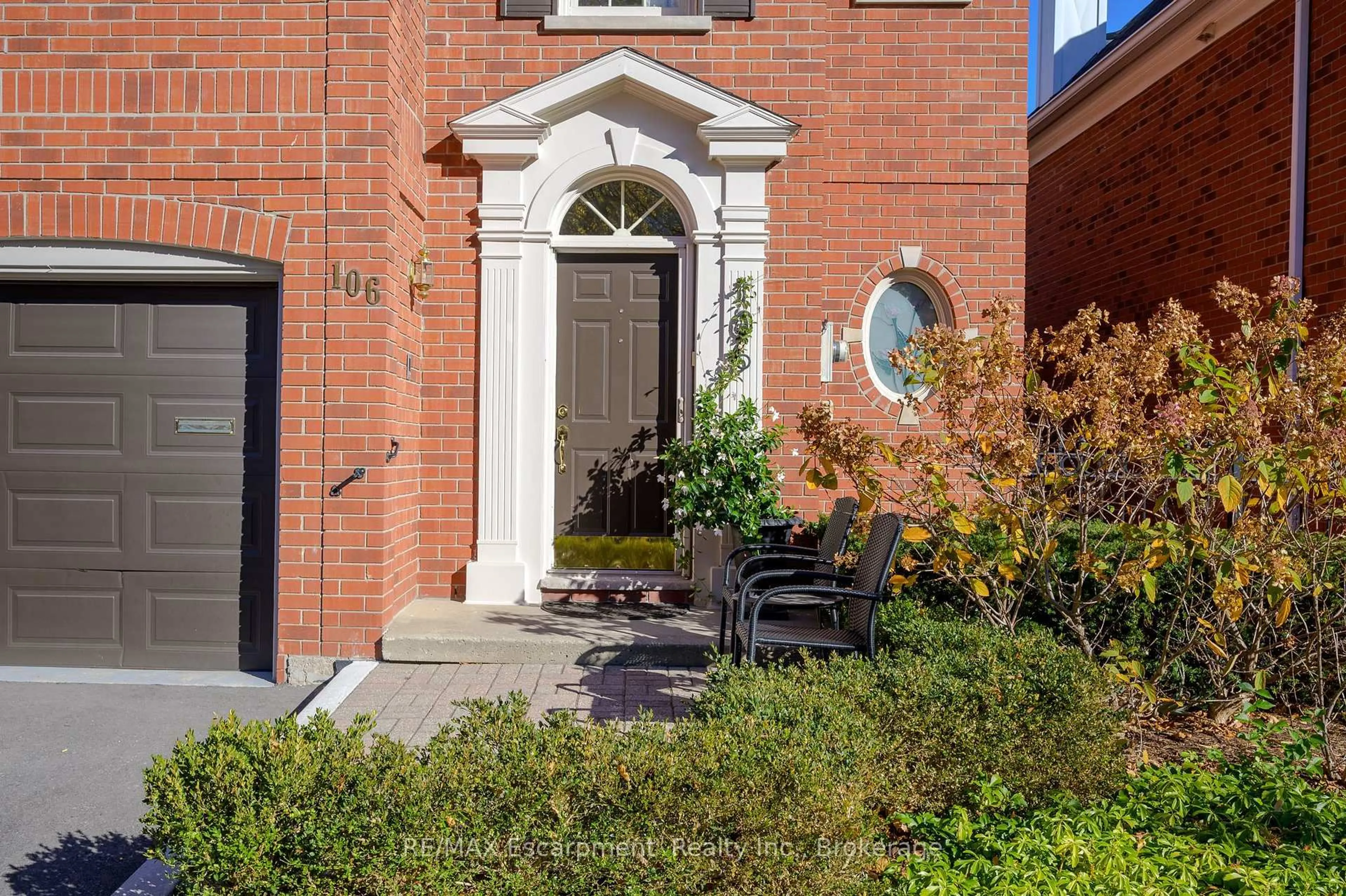 Unknown for 106 Fairwood Pl, Burlington Ontario L7T 4B6
