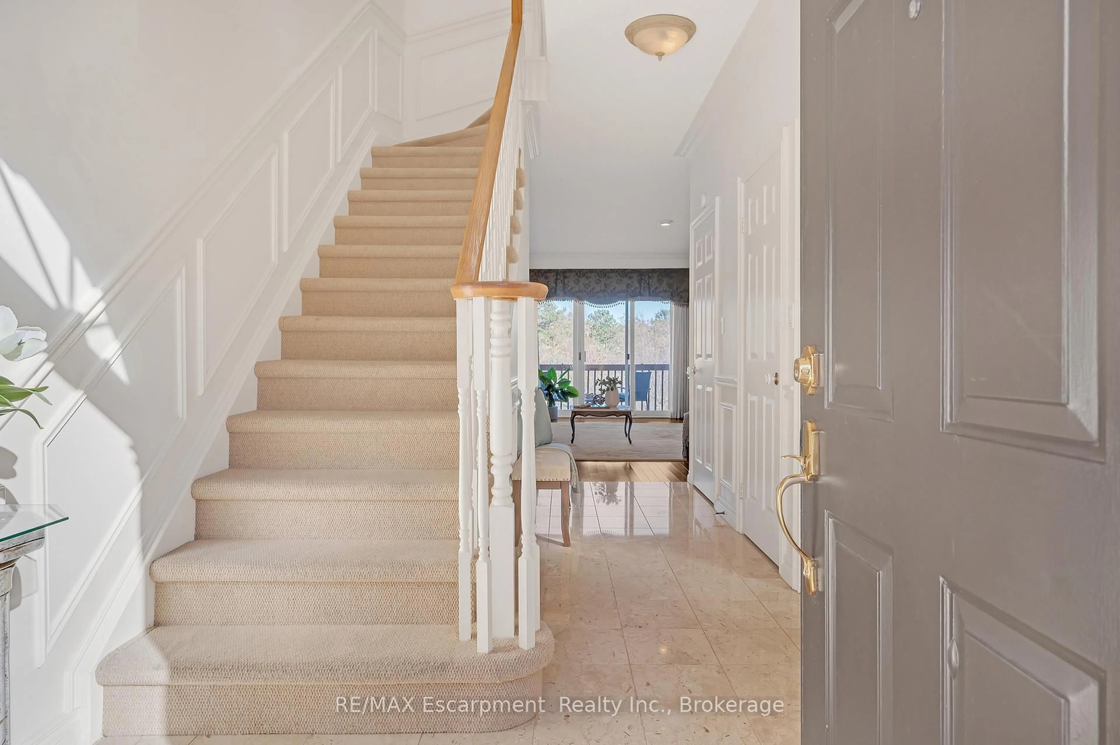 Unknown for 106 Fairwood Pl, Burlington Ontario L7T 4B6