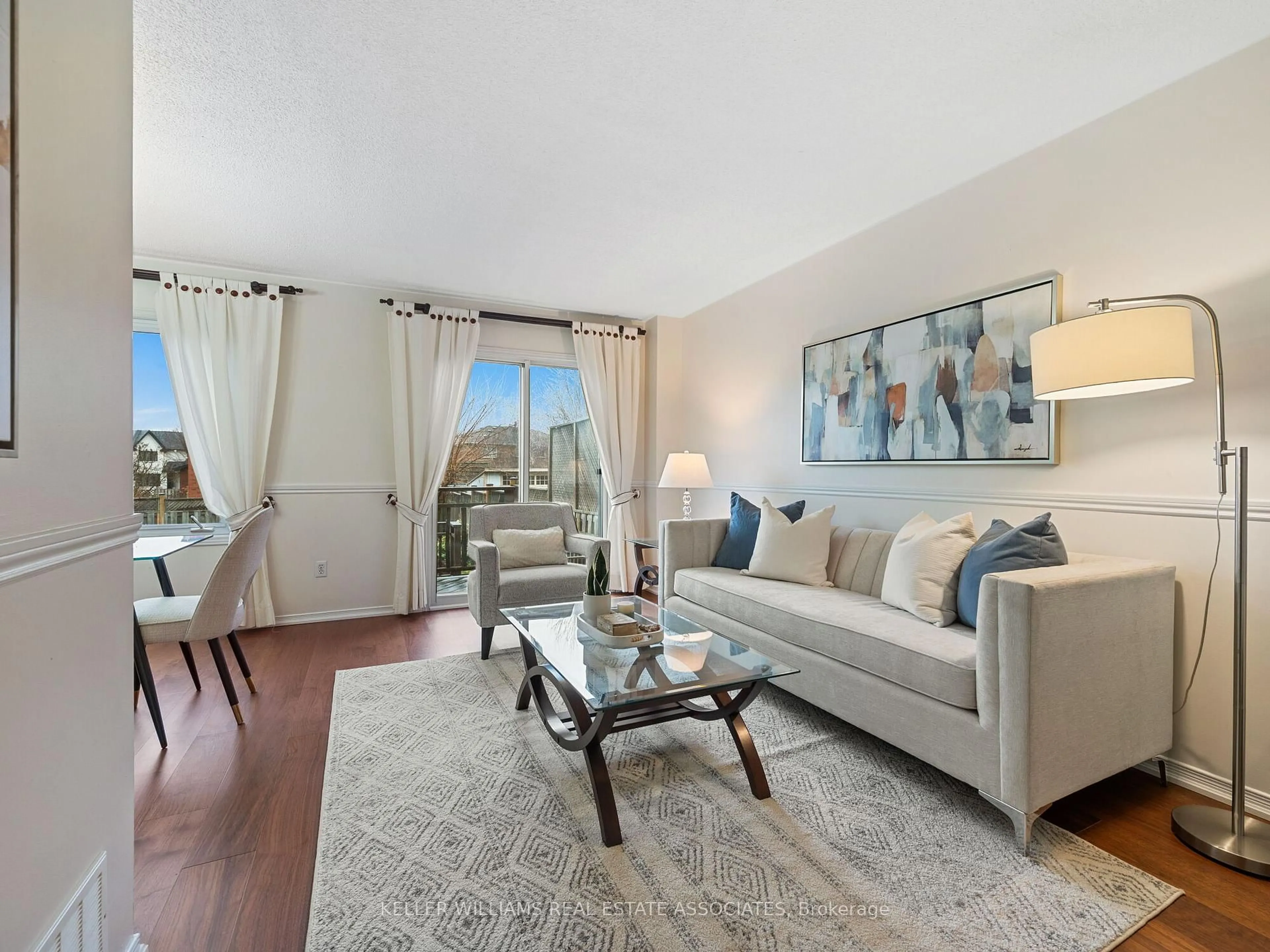 Living room with furniture, unknown for 144 Genesee Dr, Oakville Ontario L6H 5Y9