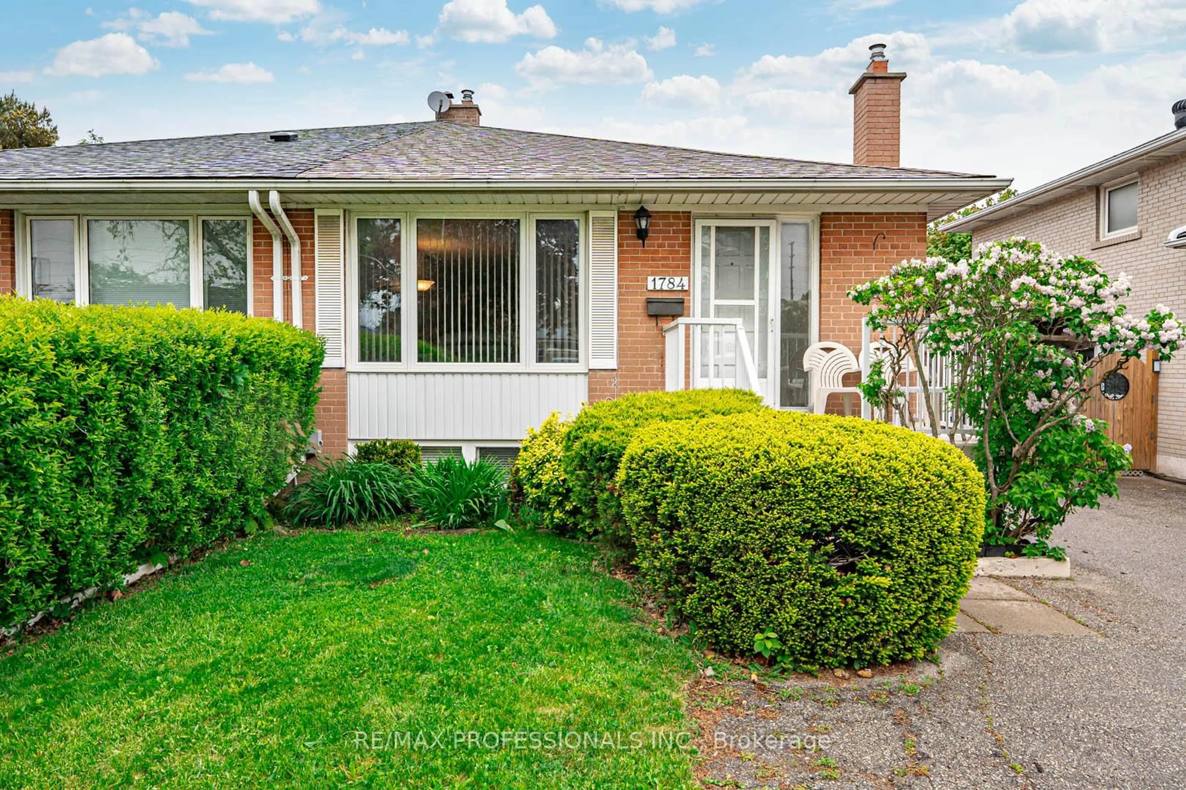 Home with brick exterior material, street for 1784 Sandgate Cres, Mississauga Ontario L5J 2E8