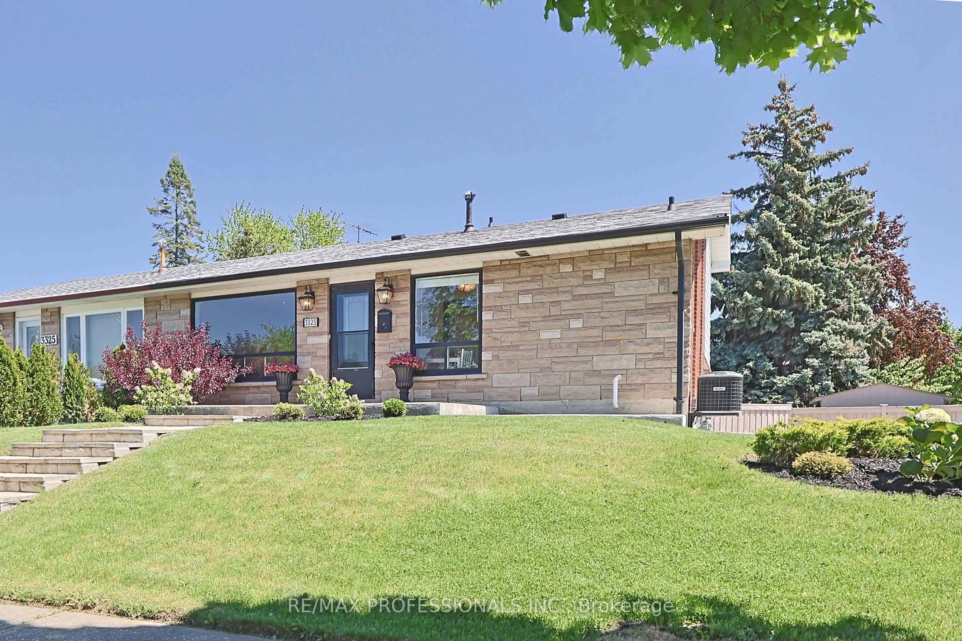 Home with brick exterior material, street for 3323 Homark Dr, Mississauga Ontario L4Y 2K5