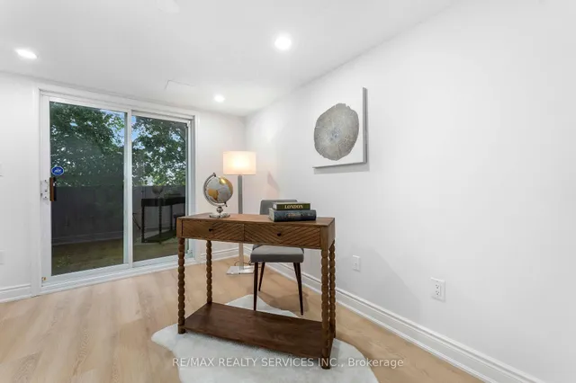 Additional property image - 80 Acorn Pl Unit 28