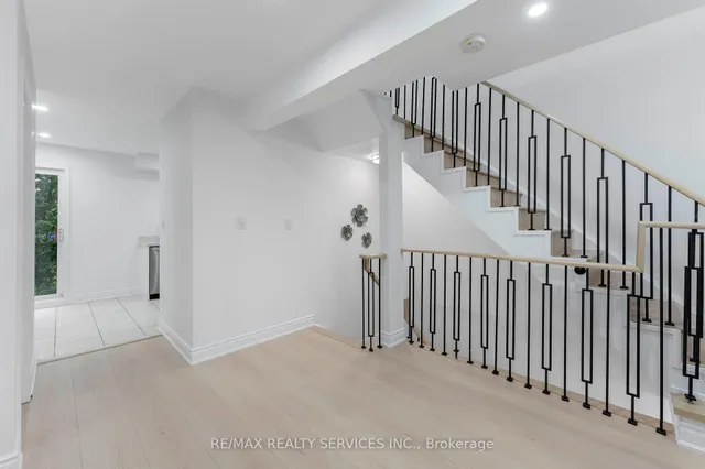 Additional property image - 80 Acorn Pl Unit 28