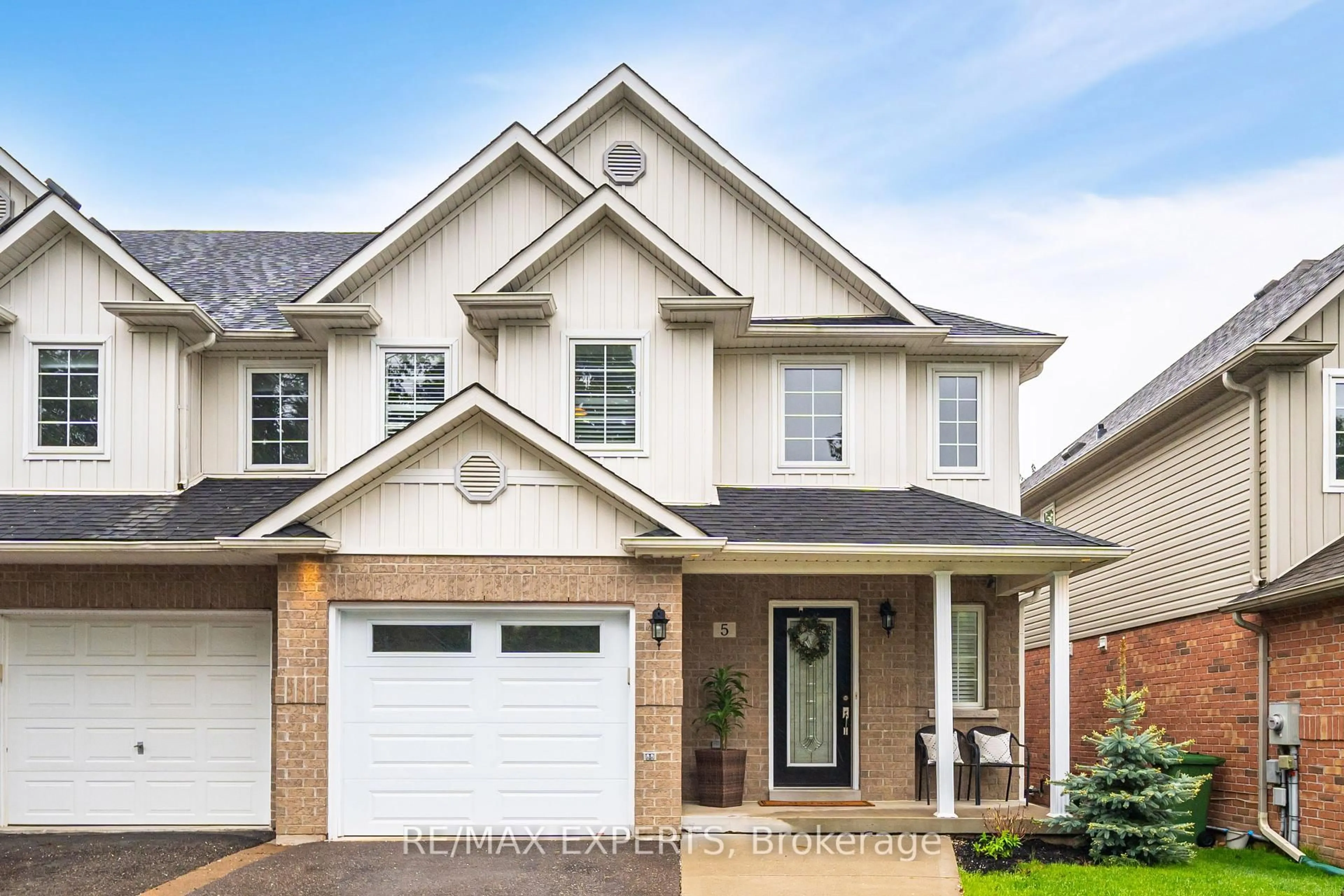 Home with brick exterior material, street for 5 Leamster Tr, Caledon Ontario L7C 1G9
