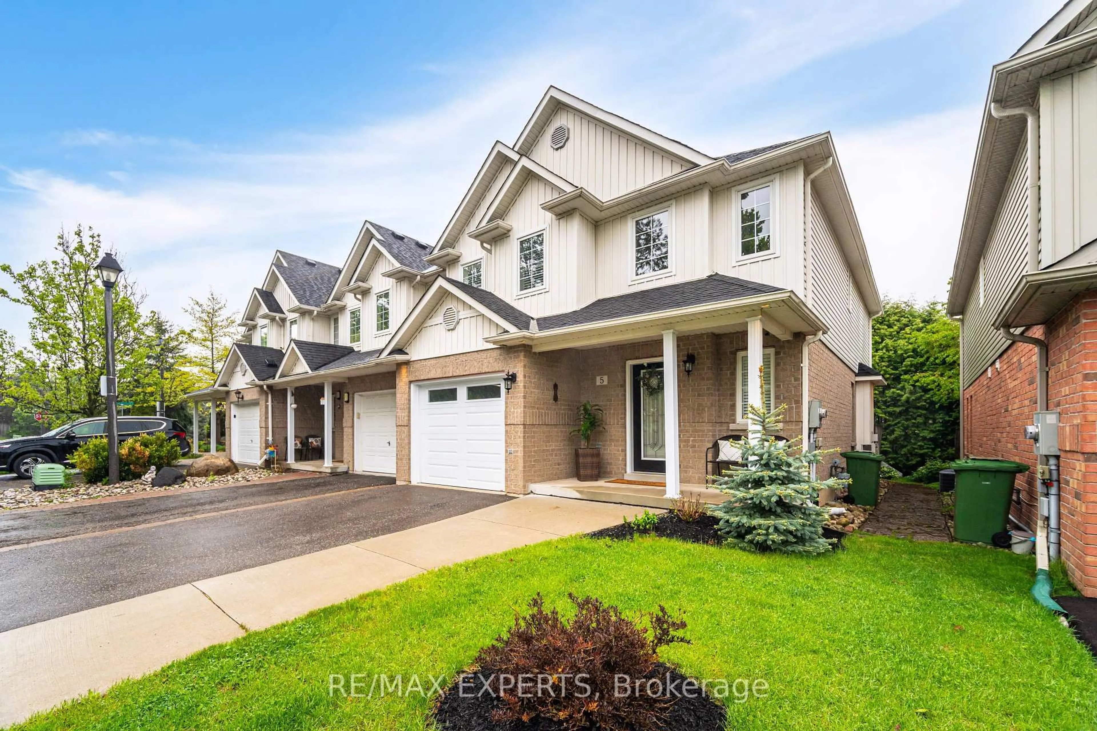 Home with brick exterior material, street for 5 Leamster Tr, Caledon Ontario L7C 1G9