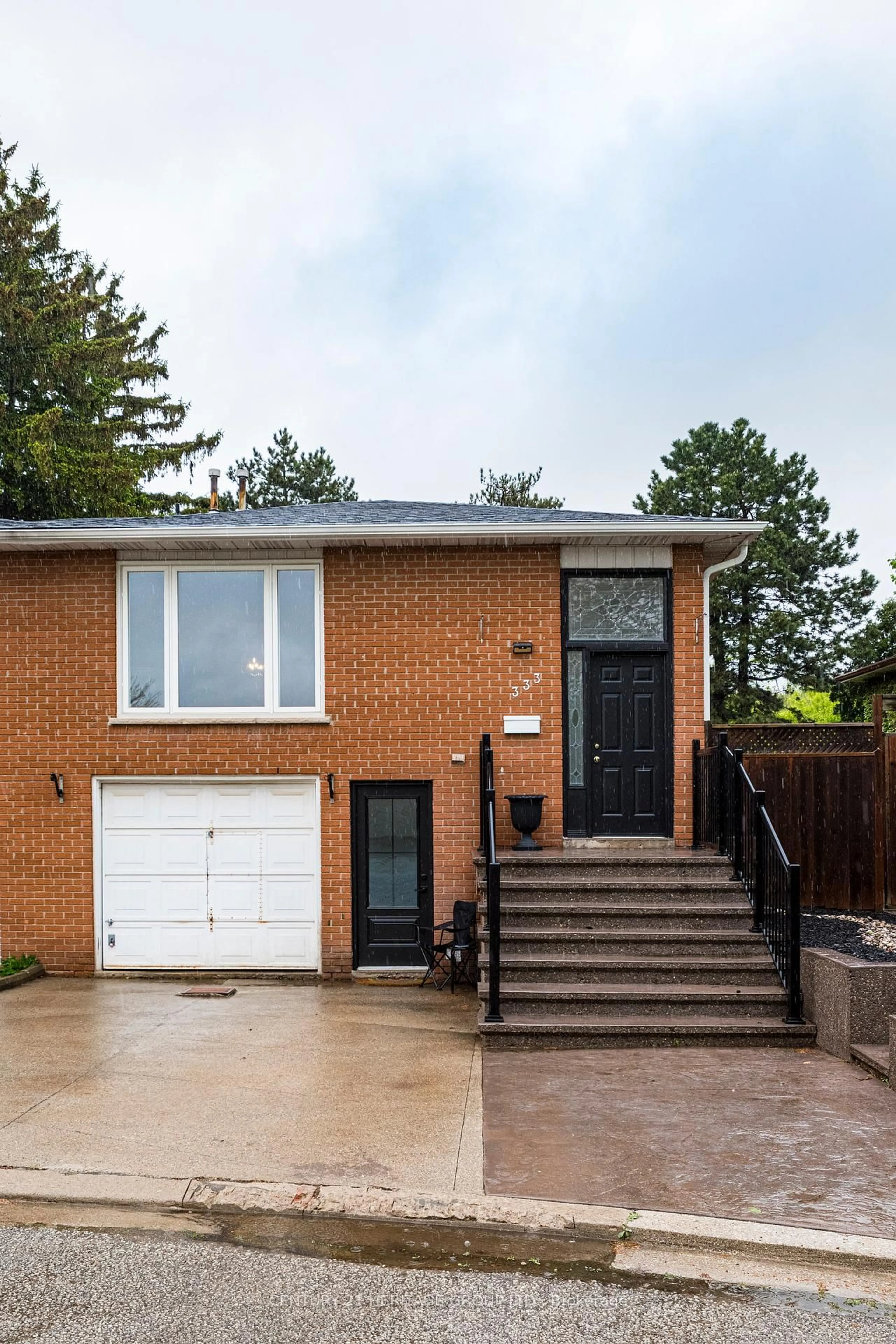 Home with brick exterior material, street for 333 Enfield Rd, Burlington Ontario L7T 4E5