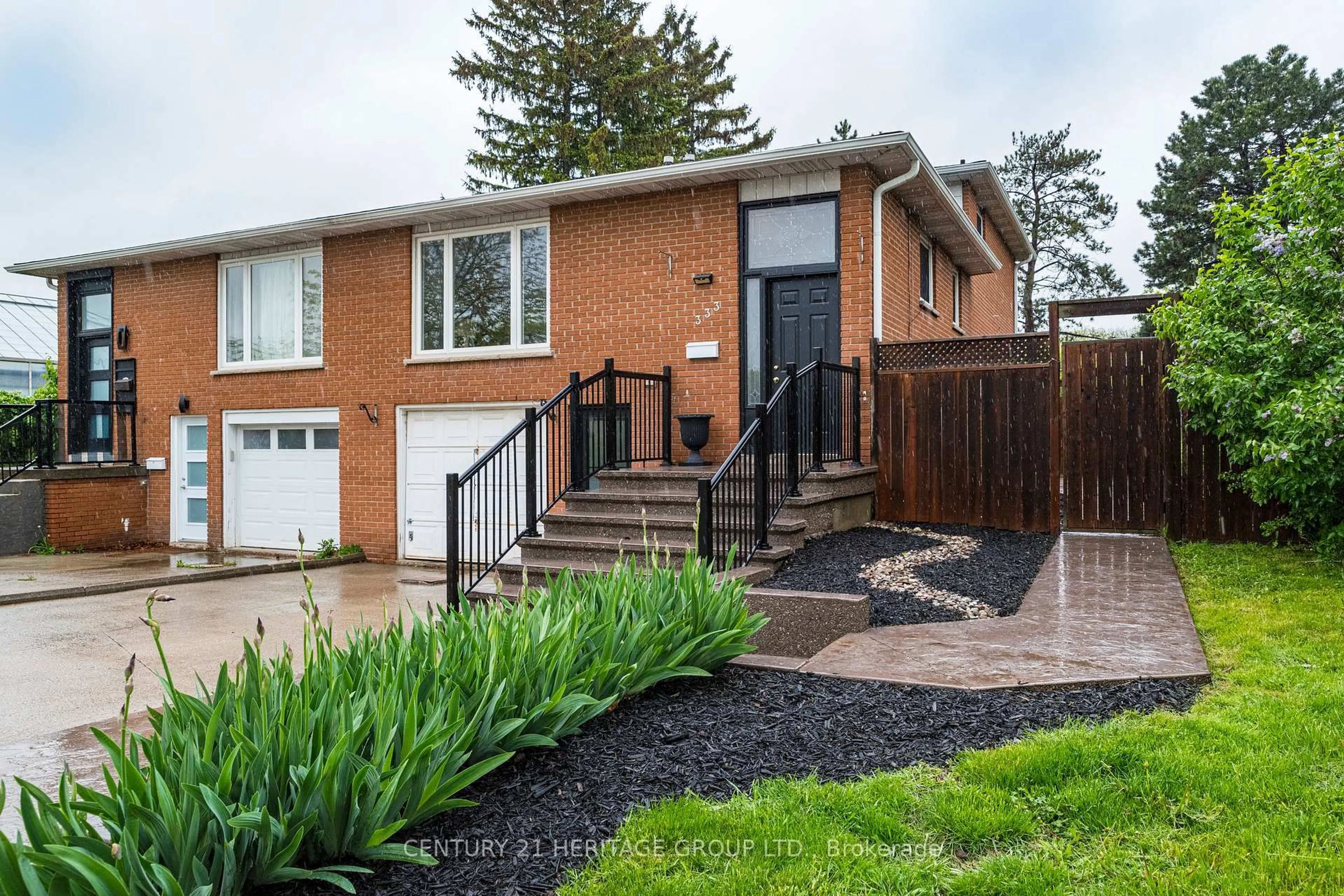Home with brick exterior material, street for 333 Enfield Rd, Burlington Ontario L7T 4E5