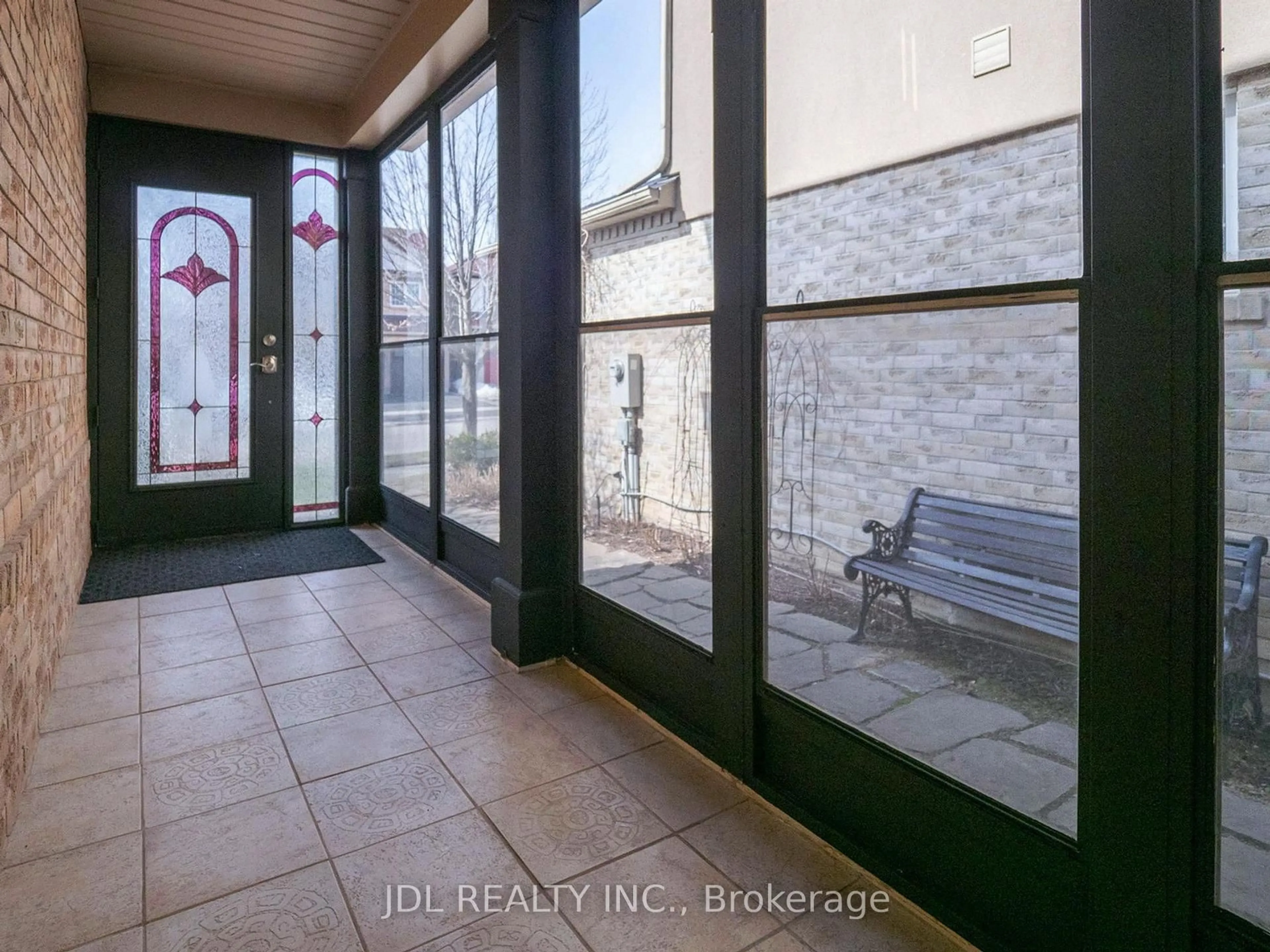 Indoor entryway for 1043 Freeman Tr, Milton Ontario L9T 5T3