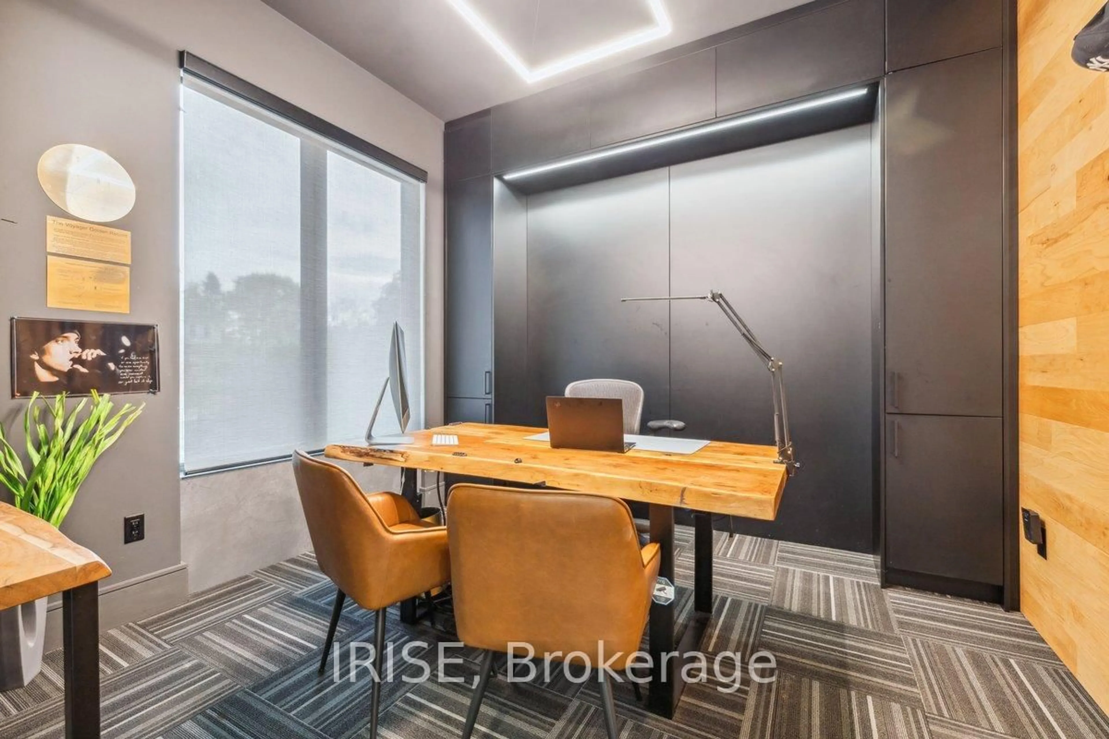 A pic of a room for 1453 Seagram Ave, Oakville Ontario L6L 1W9
