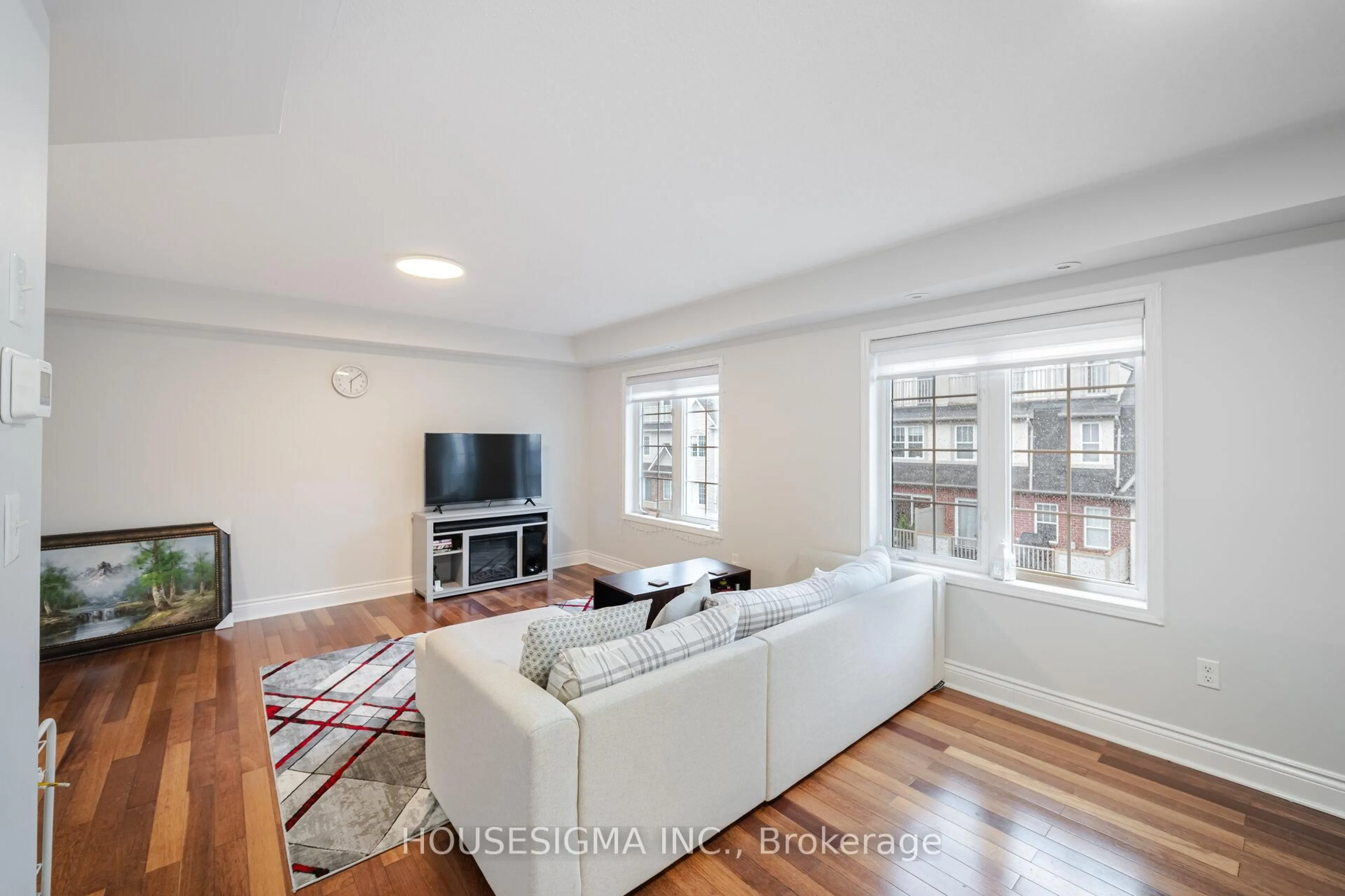 Living room with furniture, unknown for 760 Neighbourhood Circ #3, Mississauga Ontario L5B 0B6
