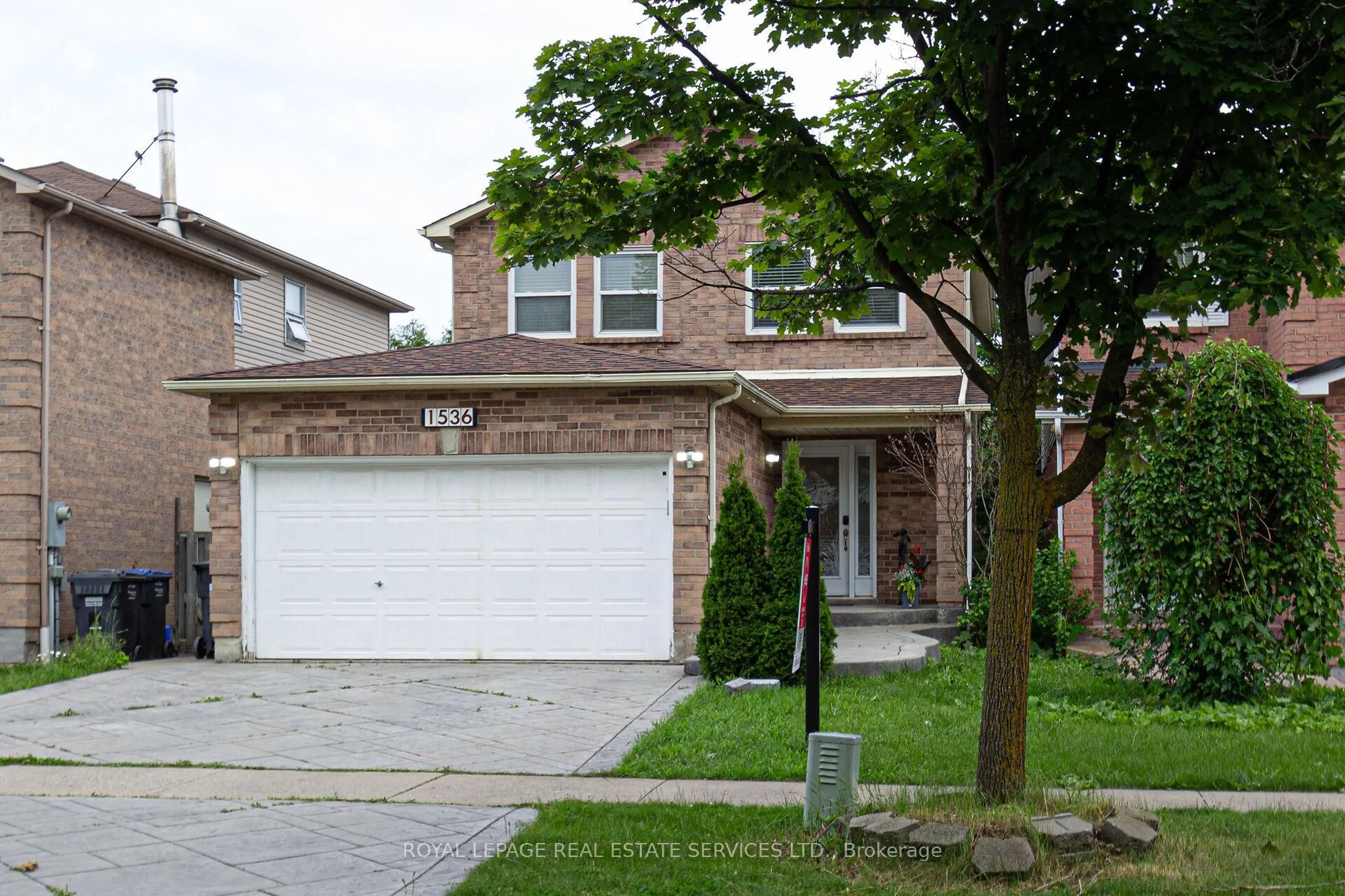 Home with brick exterior material, street for 1536 Kirkrow Cres, Mississauga Ontario L5M 3Y8