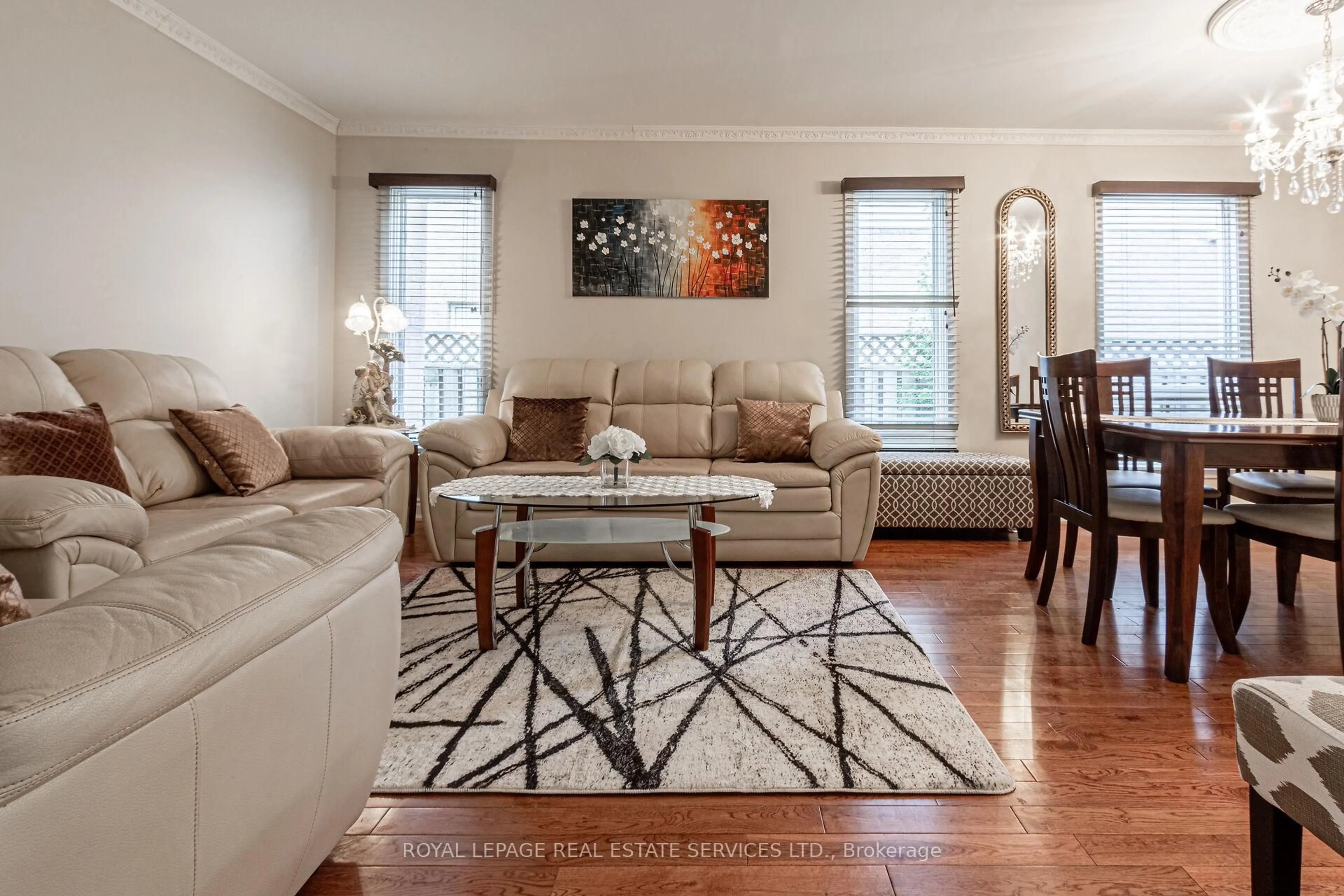 Living room with furniture, unknown for 1536 Kirkrow Cres, Mississauga Ontario L5M 3Y8