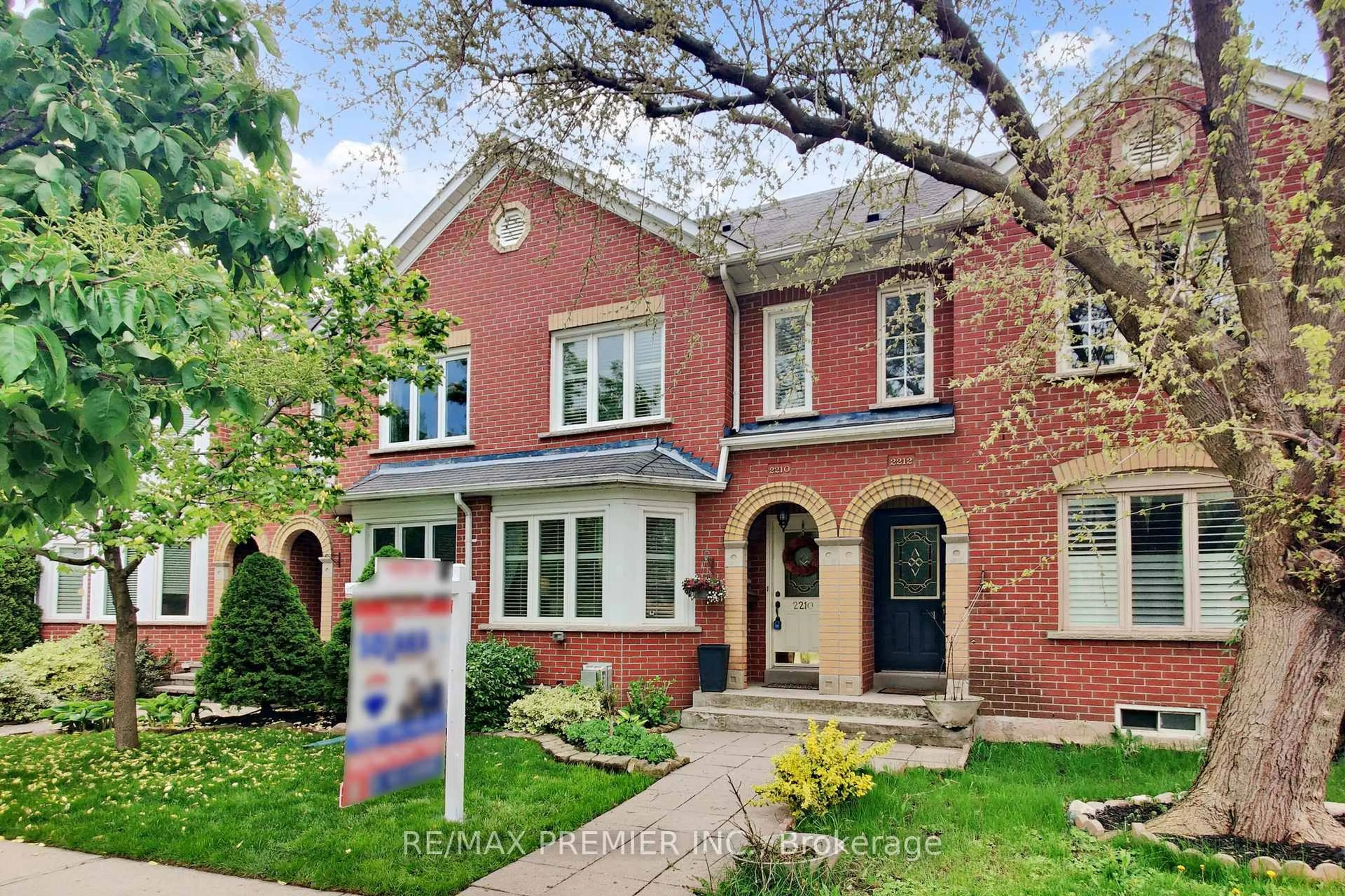 Home with brick exterior material, street for 2210 Westoak Trails Blvd, Oakville Ontario L6M 3L3