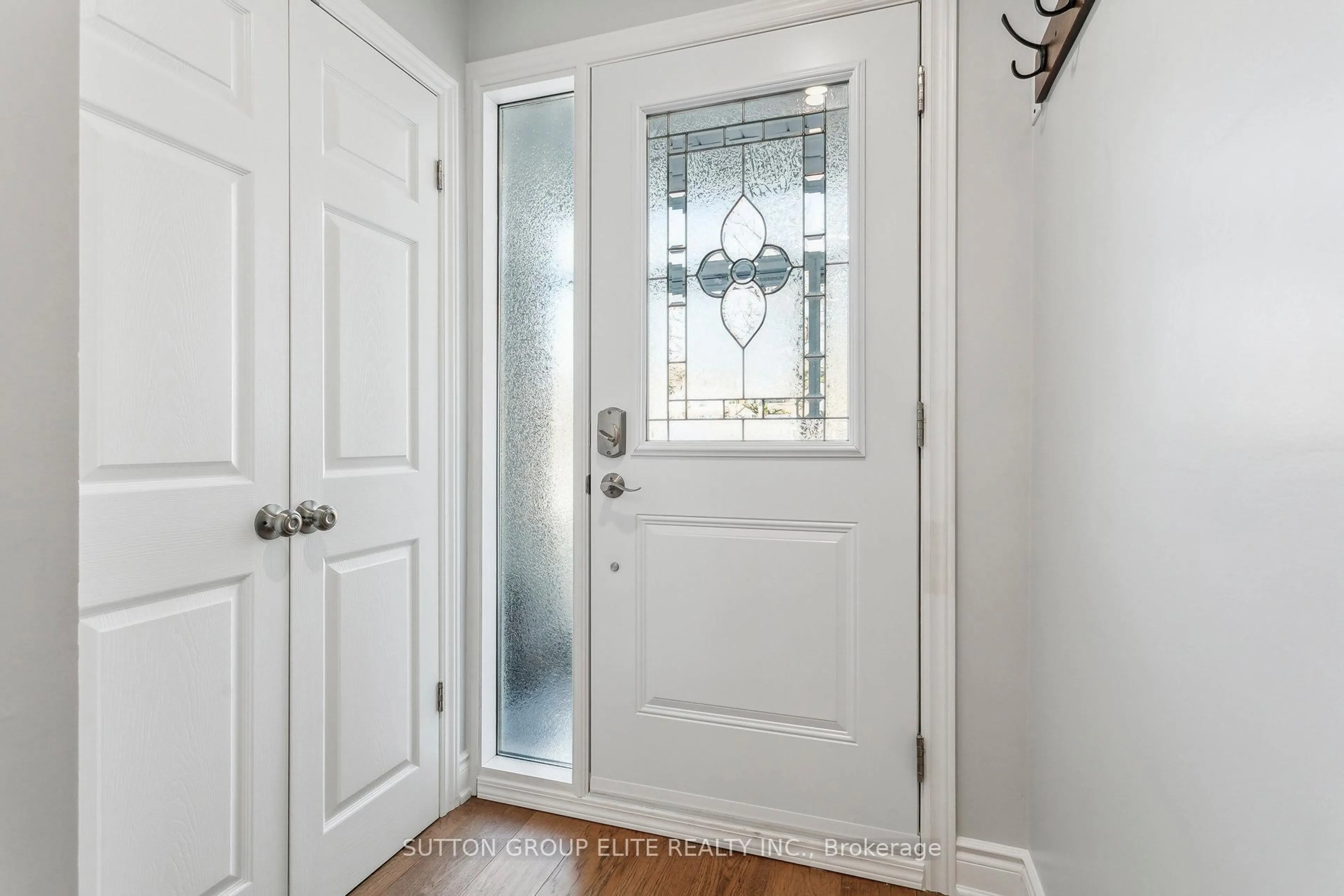 Indoor entryway for 193 Ashridge Pl, Mississauga Ontario L4Z 1K6