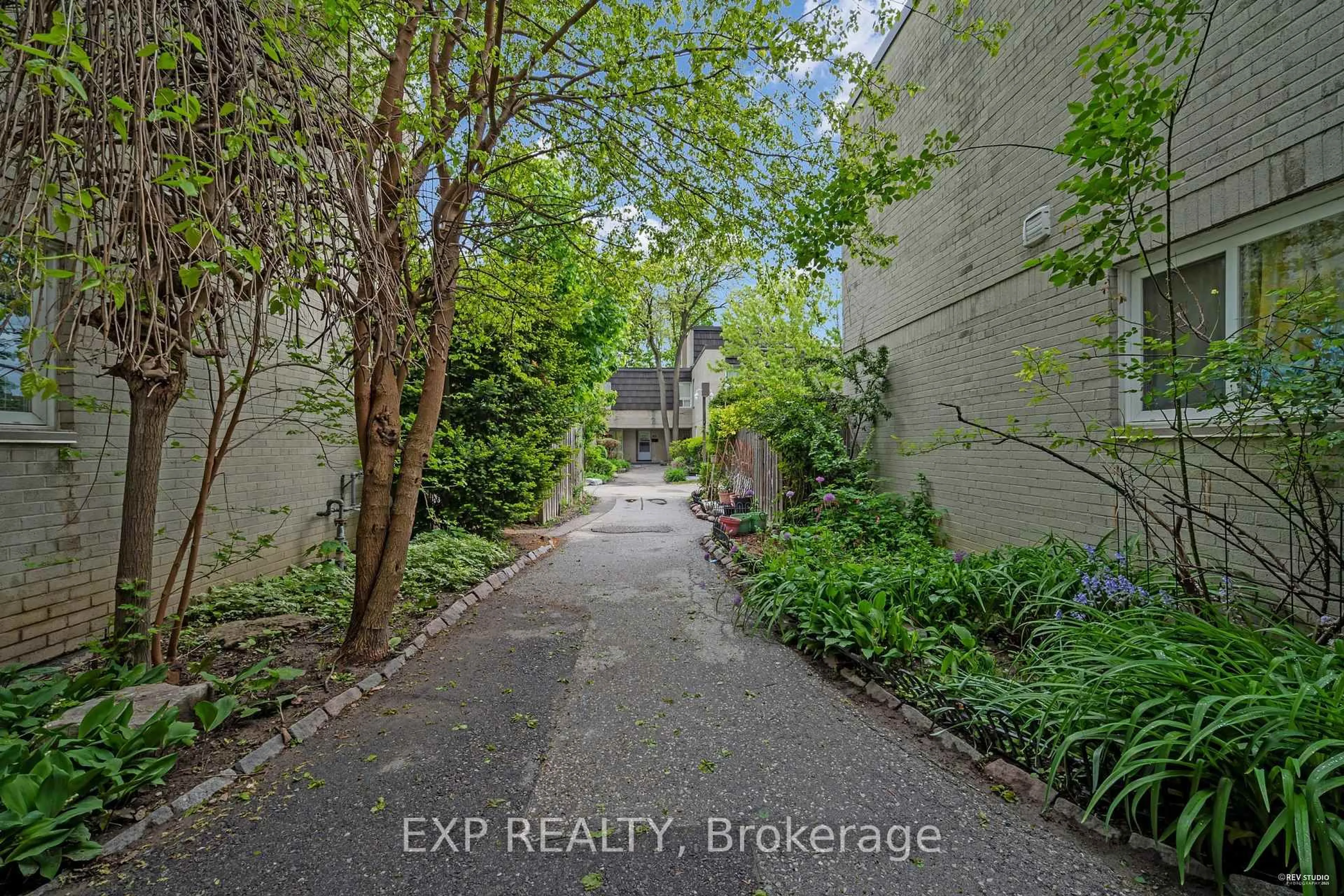 Unknown for 33 Four Winds Dr #14, Toronto Ontario M3J 1K7