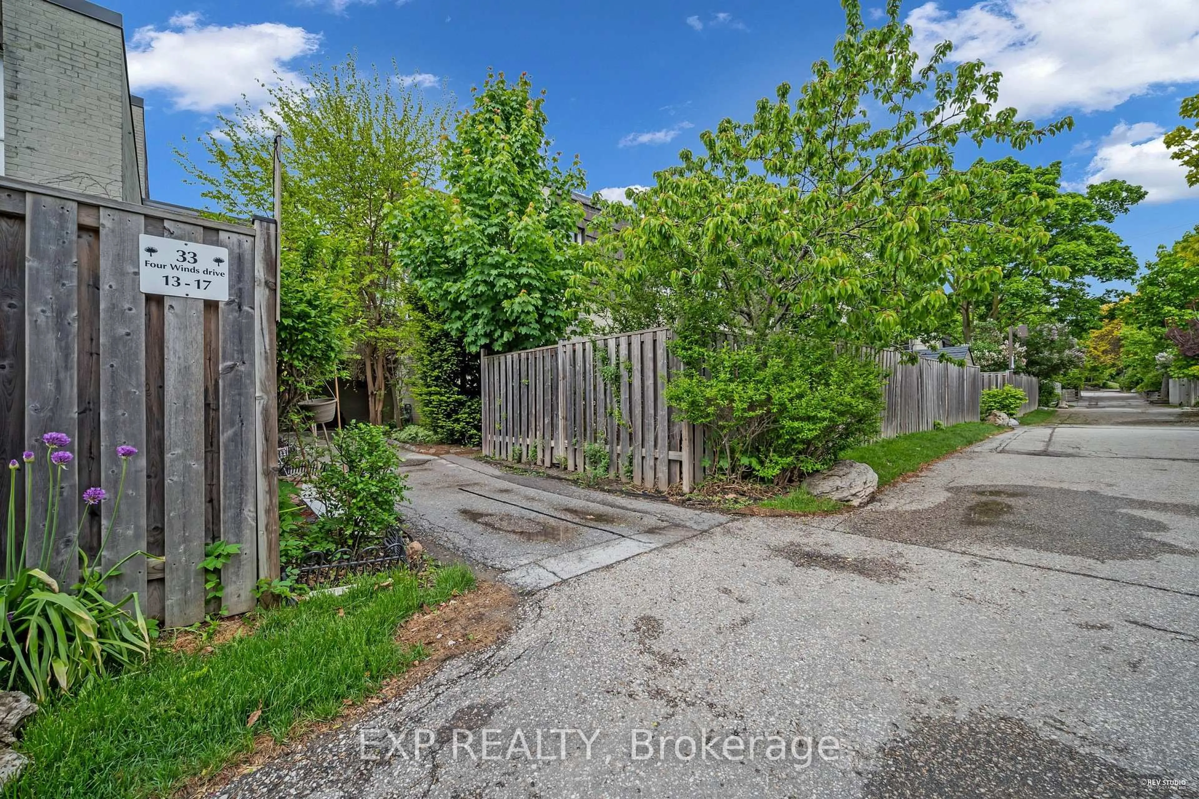 A pic from outside/outdoor area/front of a property/back of a property/a pic from drone, street for 33 Four Winds Dr #14, Toronto Ontario M3J 1K7
