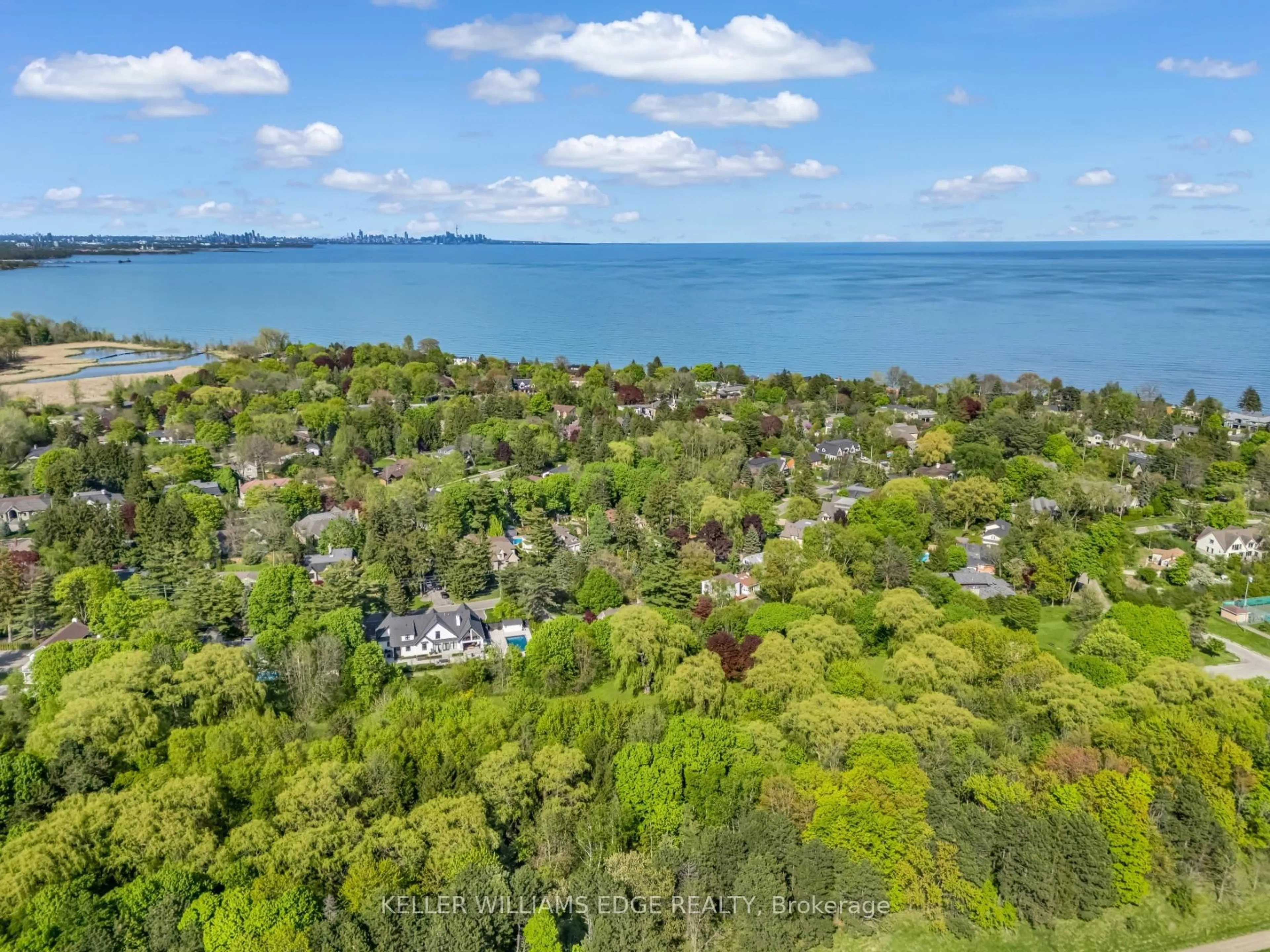 A pic from outside/outdoor area/front of a property/back of a property/a pic from drone, water/lake/river/ocean view for 510 Meadow Wood Rd, Mississauga Ontario L5J 2S3