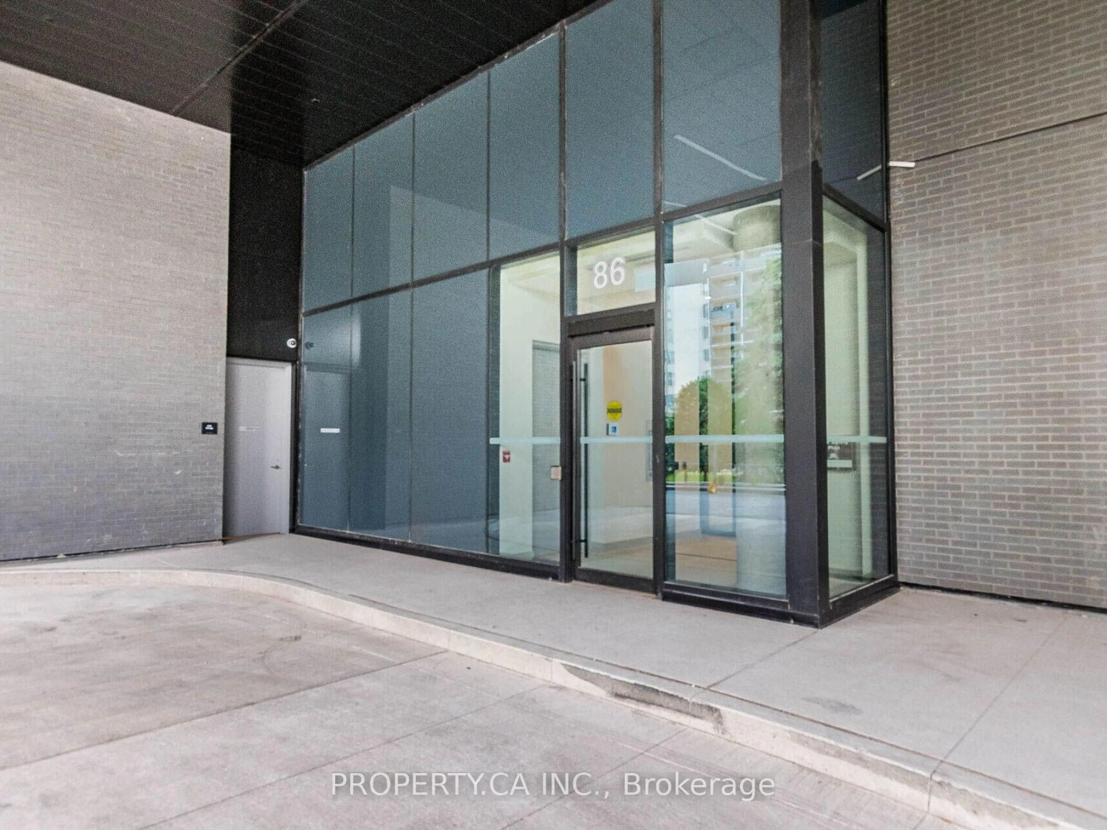 Indoor foyer for 86 Dundas St #1417, Mississauga Ontario L5A 0B1