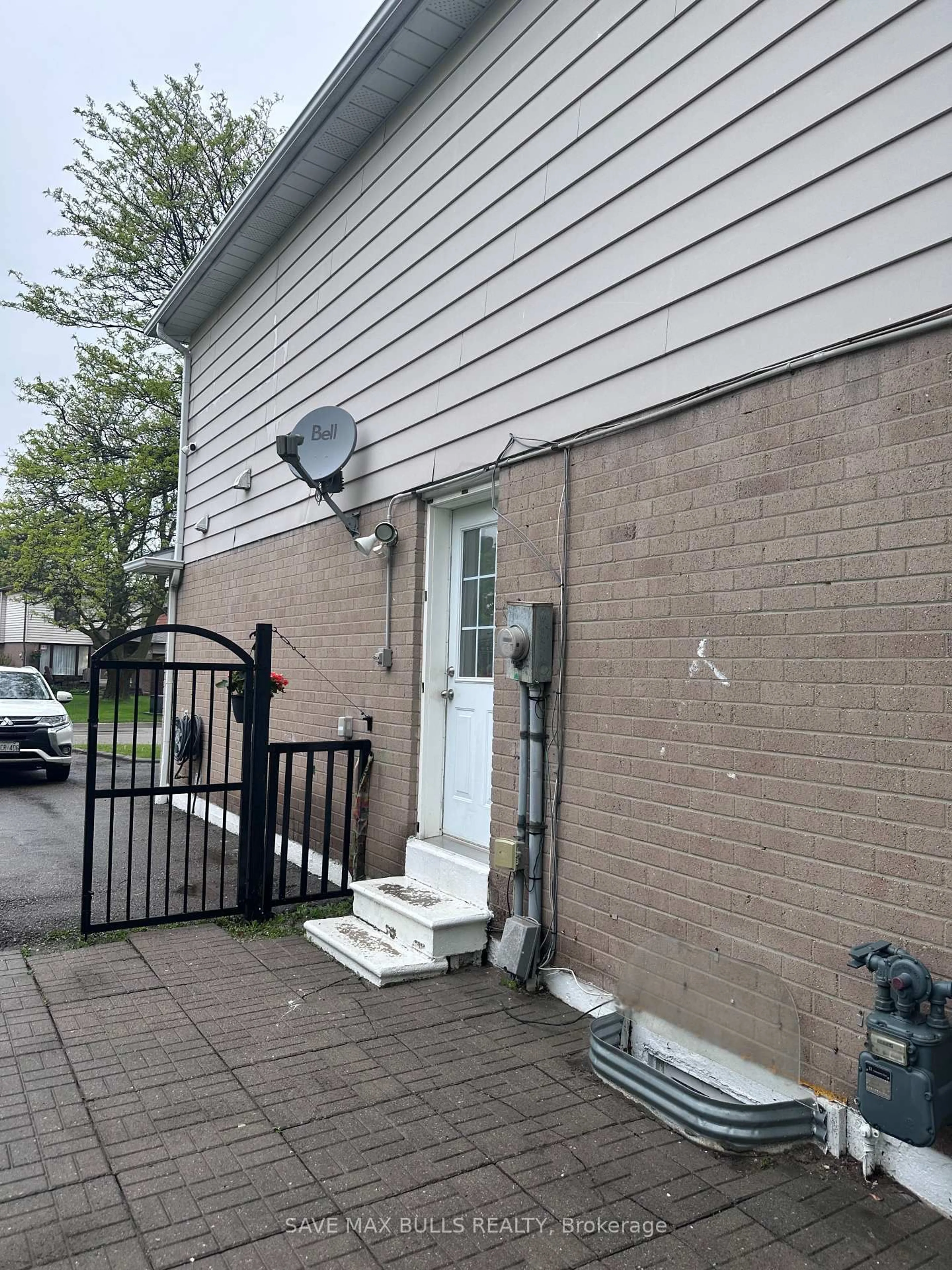 Unknown for 41 Glenmore Cres, Brampton Ontario L6S 1H9