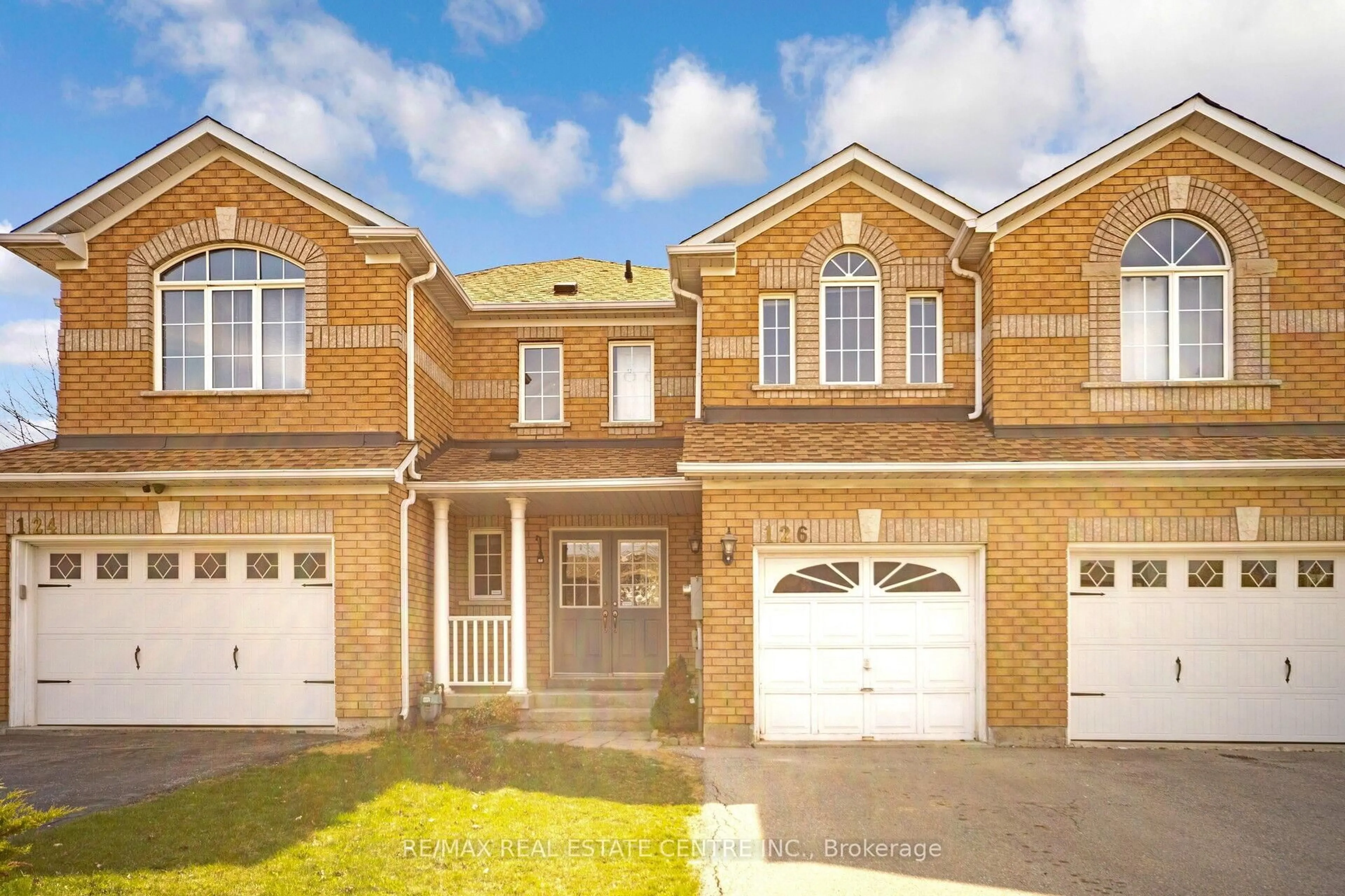 Home with brick exterior material, street for 126 Sandyshores Dr, Brampton Ontario L6R 2M3